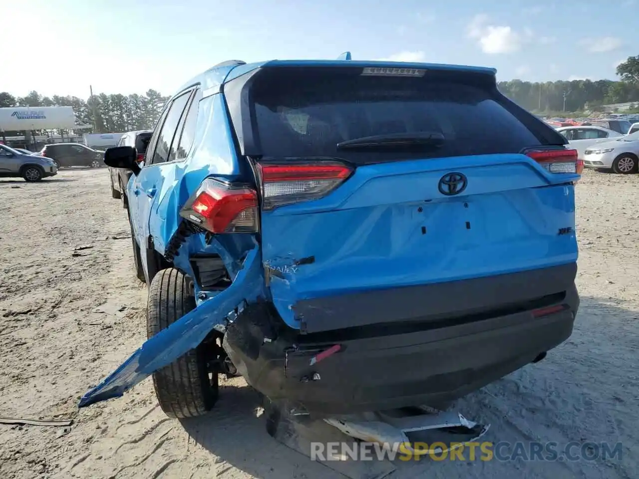 9 Photograph of a damaged car 2T3W1RFV3LC078174 TOYOTA RAV4 2020