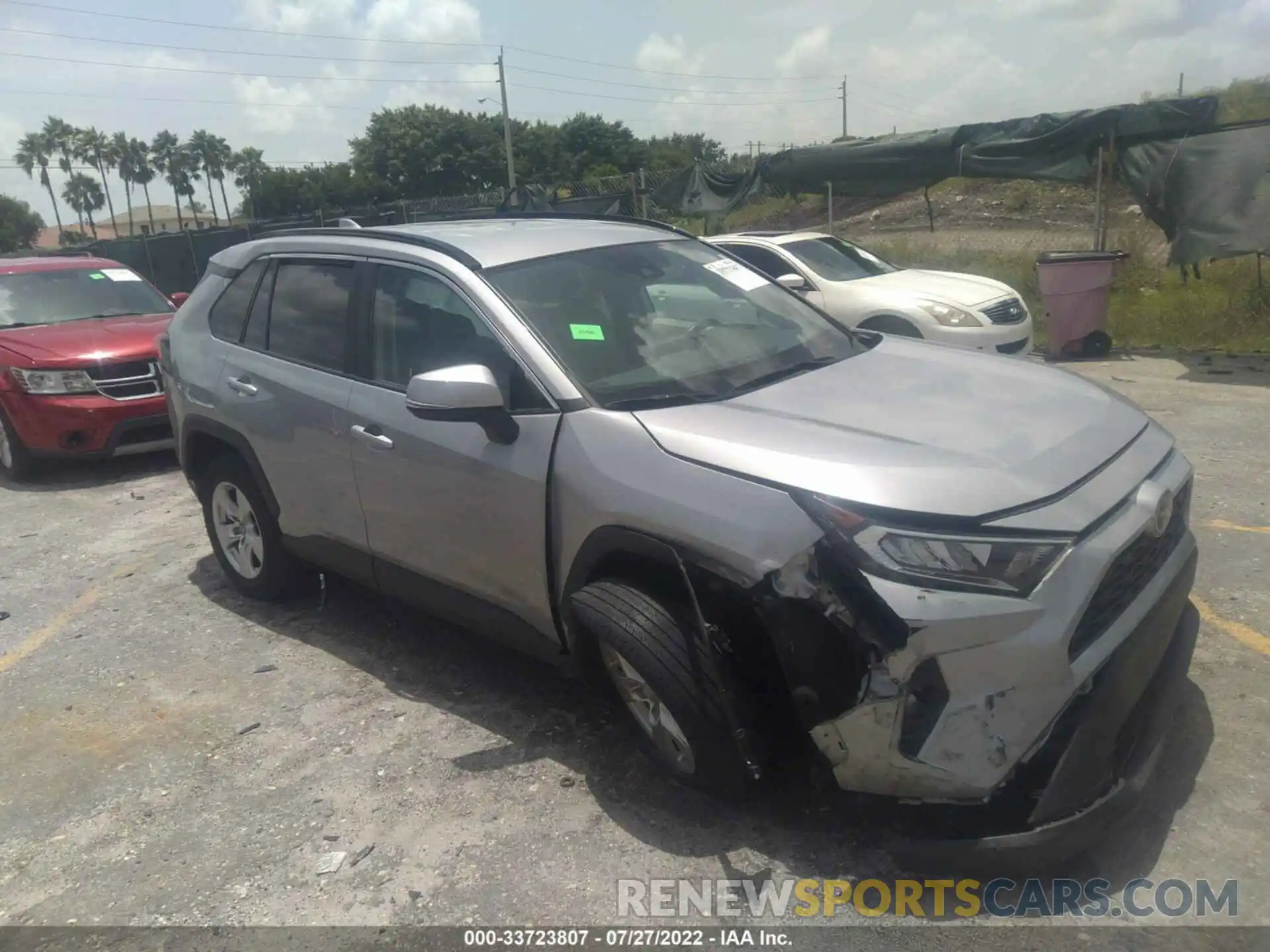 1 Photograph of a damaged car 2T3W1RFV3LW060451 TOYOTA RAV4 2020