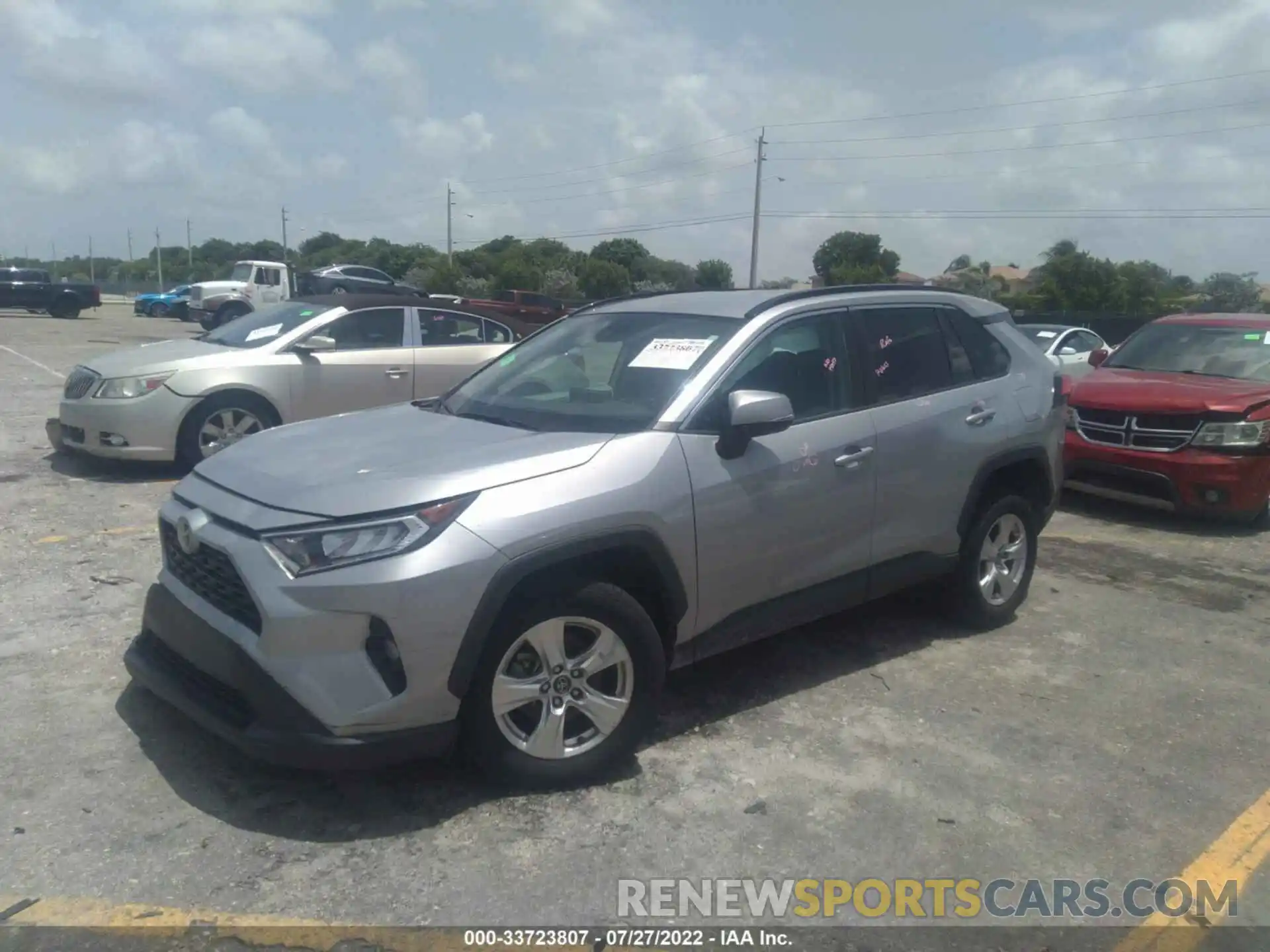 2 Photograph of a damaged car 2T3W1RFV3LW060451 TOYOTA RAV4 2020