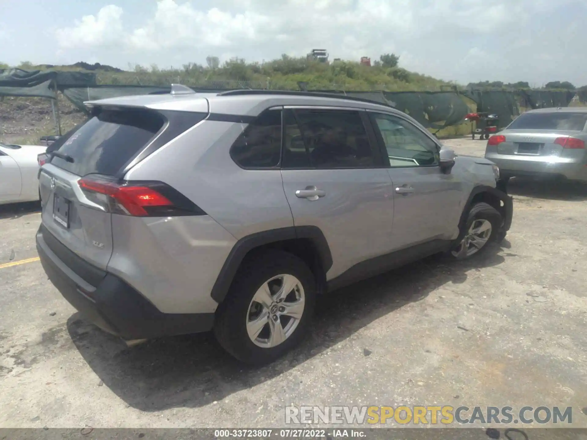 4 Photograph of a damaged car 2T3W1RFV3LW060451 TOYOTA RAV4 2020