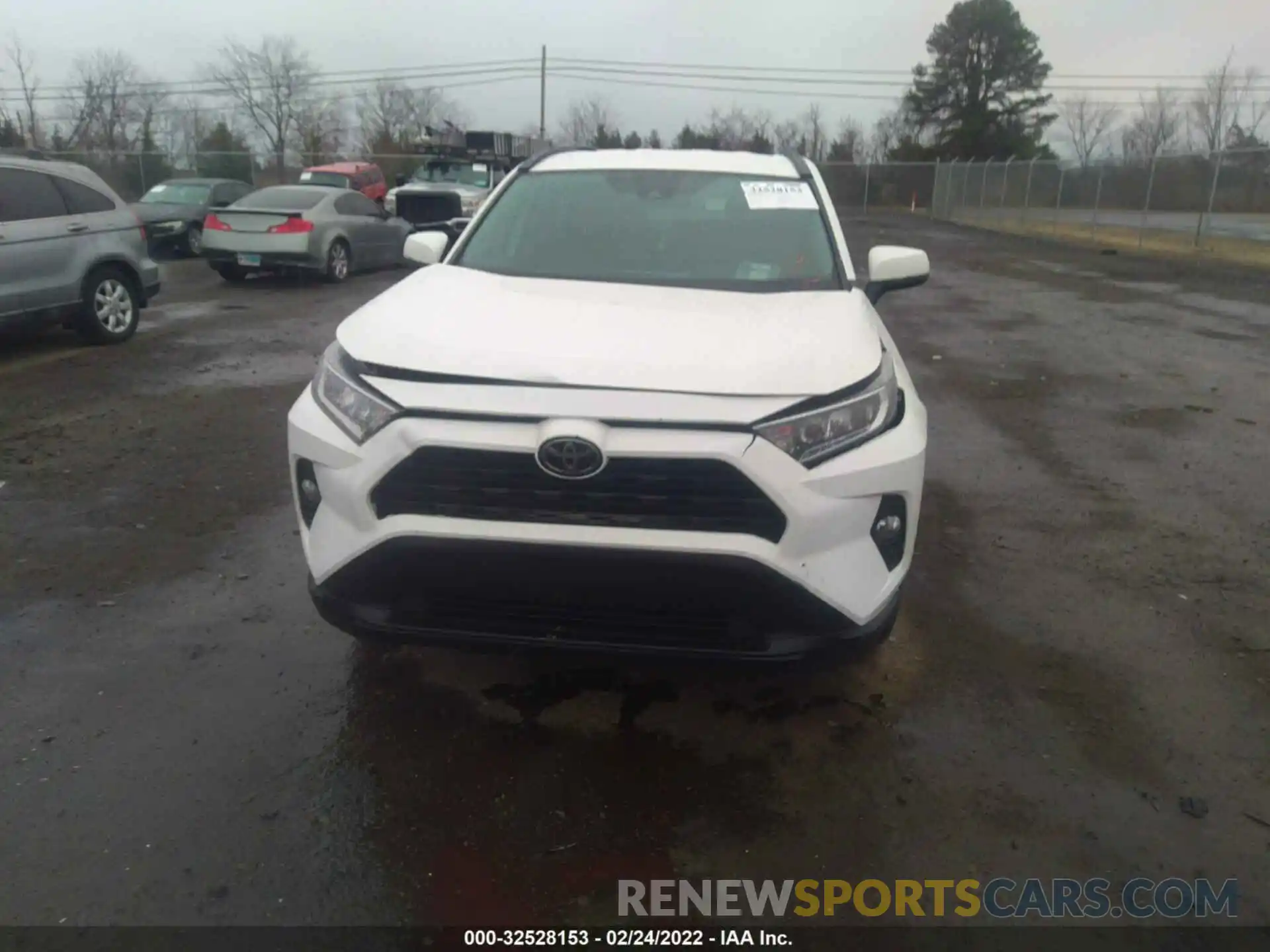 6 Photograph of a damaged car 2T3W1RFV3LW062250 TOYOTA RAV4 2020