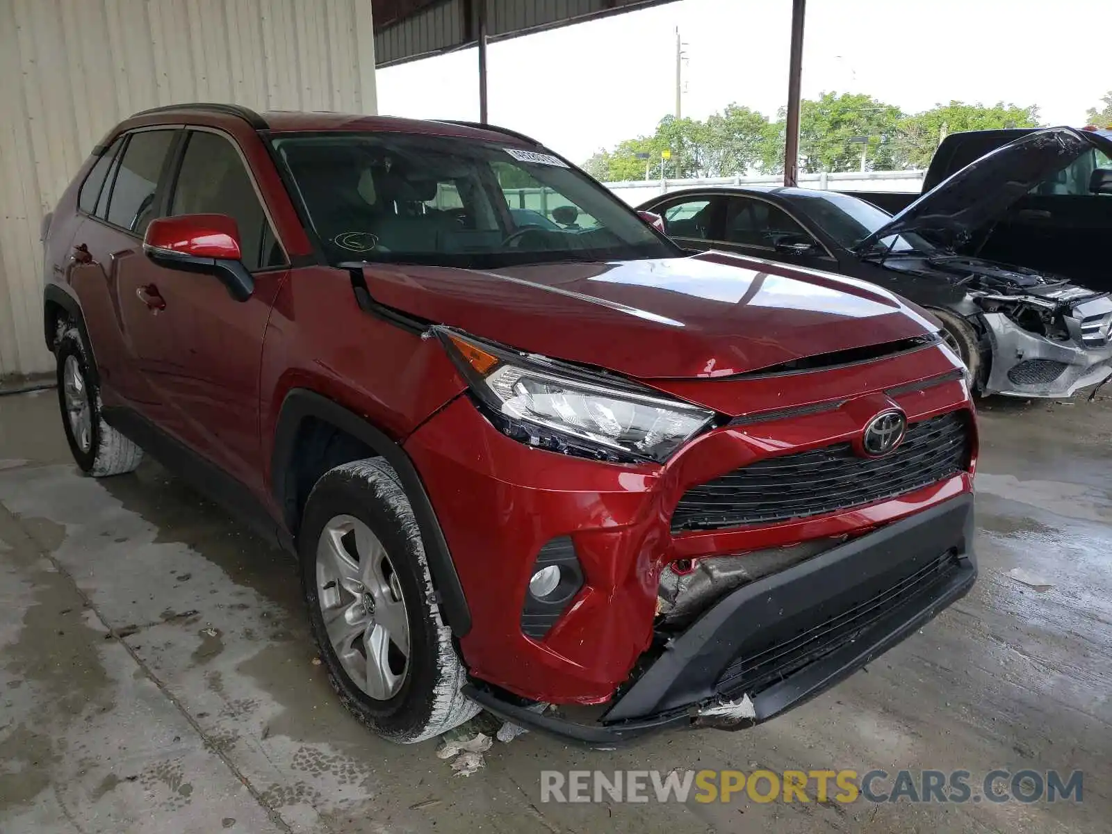 1 Photograph of a damaged car 2T3W1RFV3LW062359 TOYOTA RAV4 2020