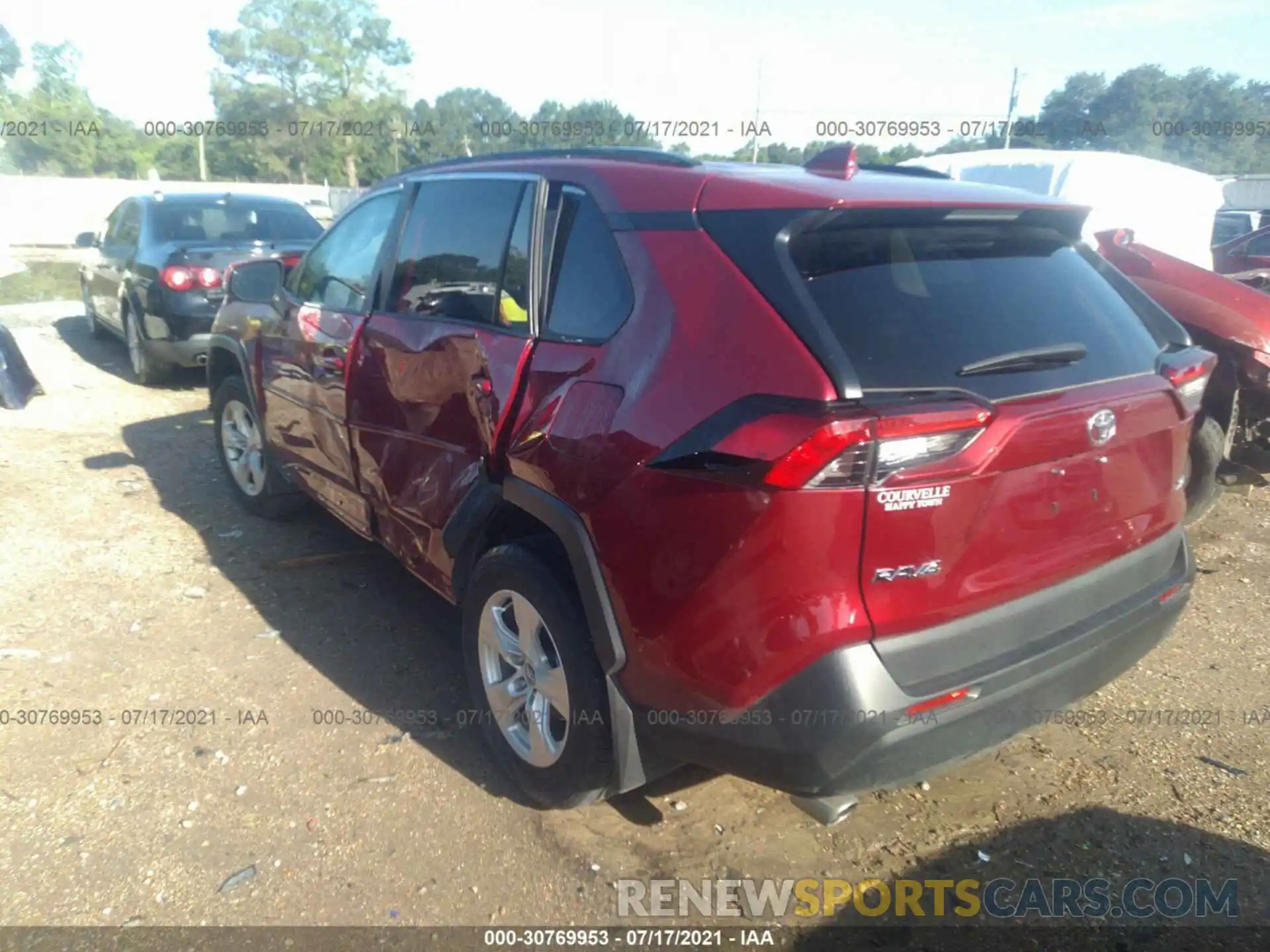 3 Photograph of a damaged car 2T3W1RFV3LW074513 TOYOTA RAV4 2020