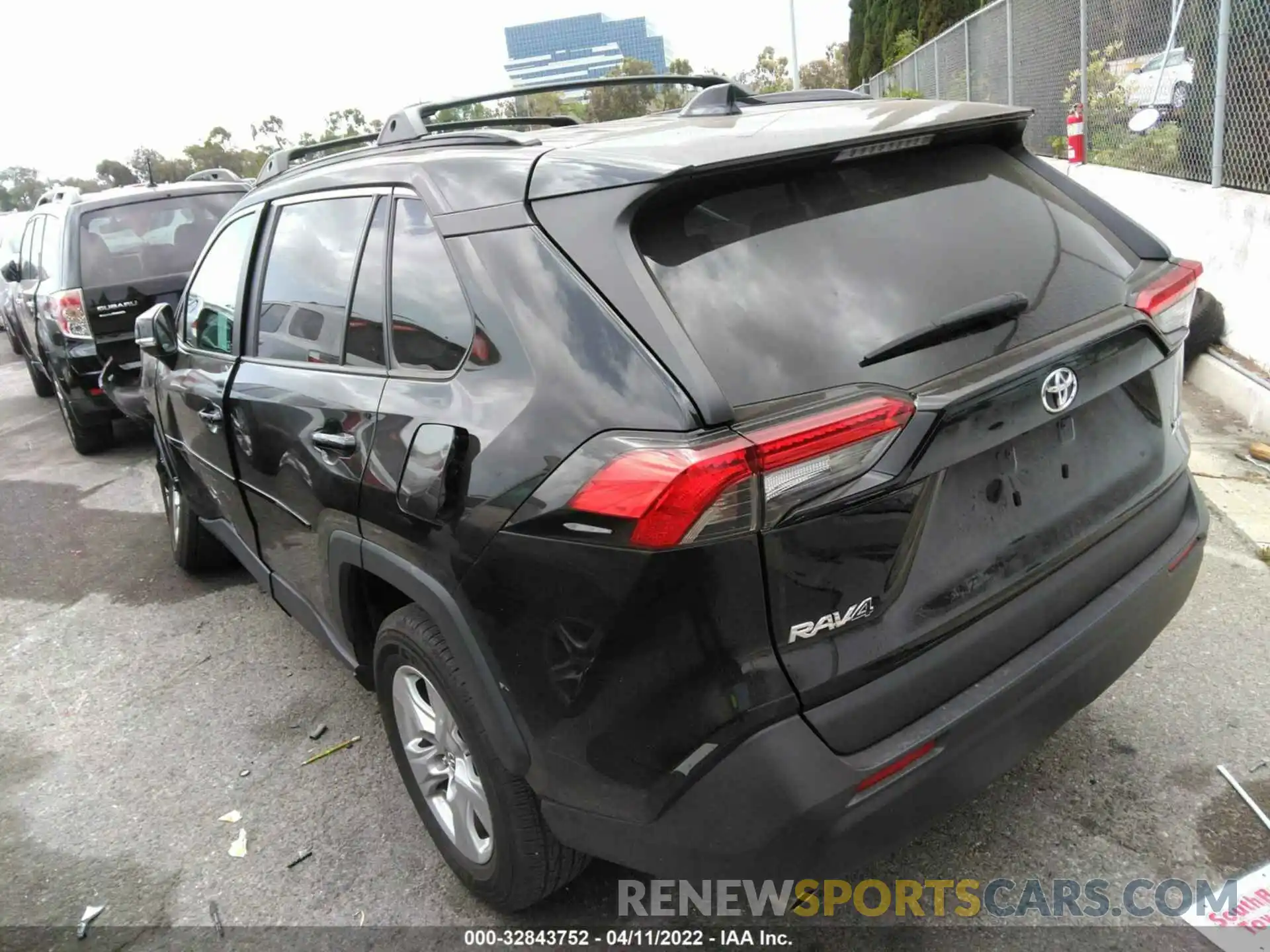 3 Photograph of a damaged car 2T3W1RFV3LW082286 TOYOTA RAV4 2020