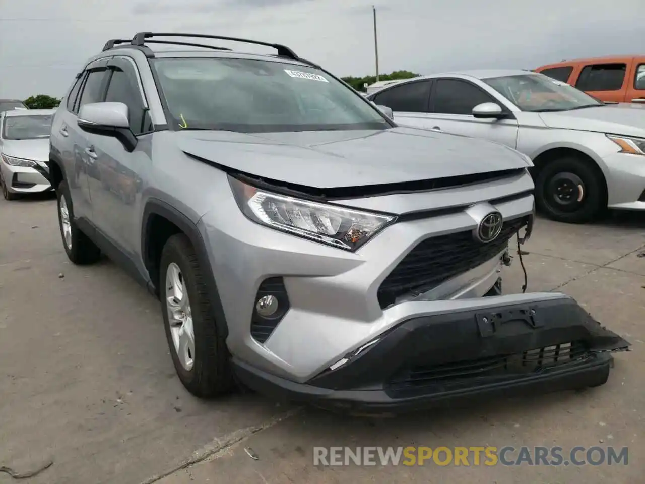 1 Photograph of a damaged car 2T3W1RFV3LW082658 TOYOTA RAV4 2020