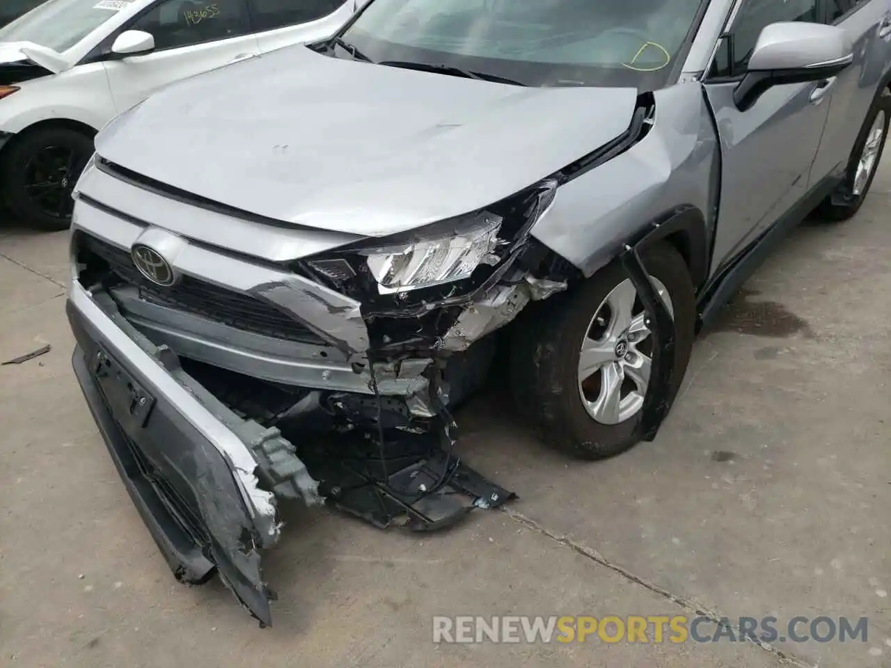 9 Photograph of a damaged car 2T3W1RFV3LW082658 TOYOTA RAV4 2020