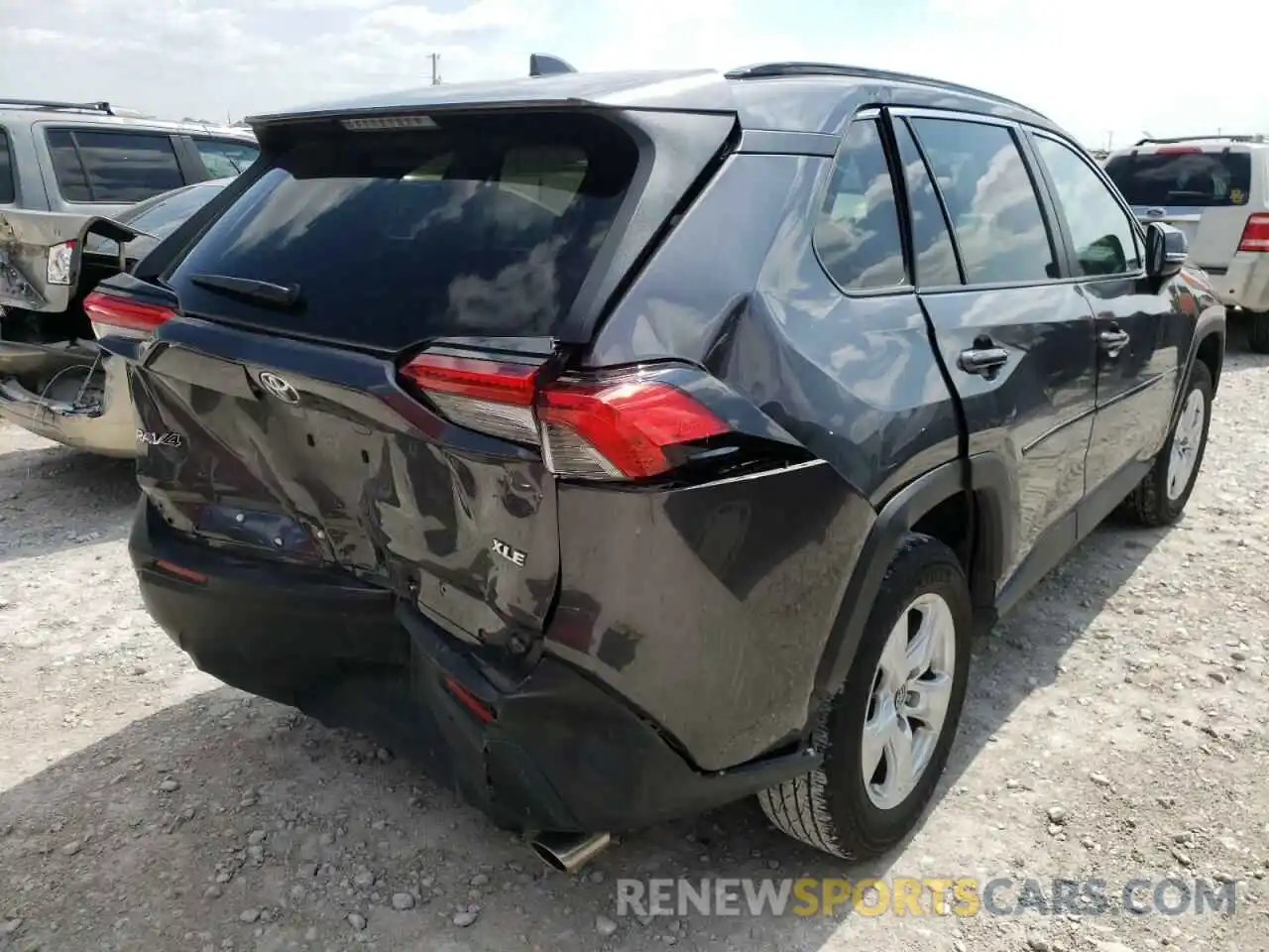 4 Photograph of a damaged car 2T3W1RFV3LW084054 TOYOTA RAV4 2020