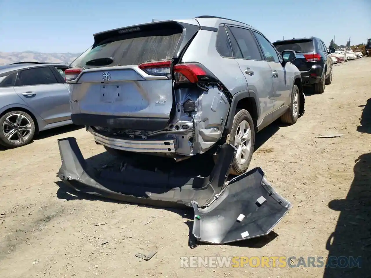 4 Photograph of a damaged car 2T3W1RFV3LW088444 TOYOTA RAV4 2020