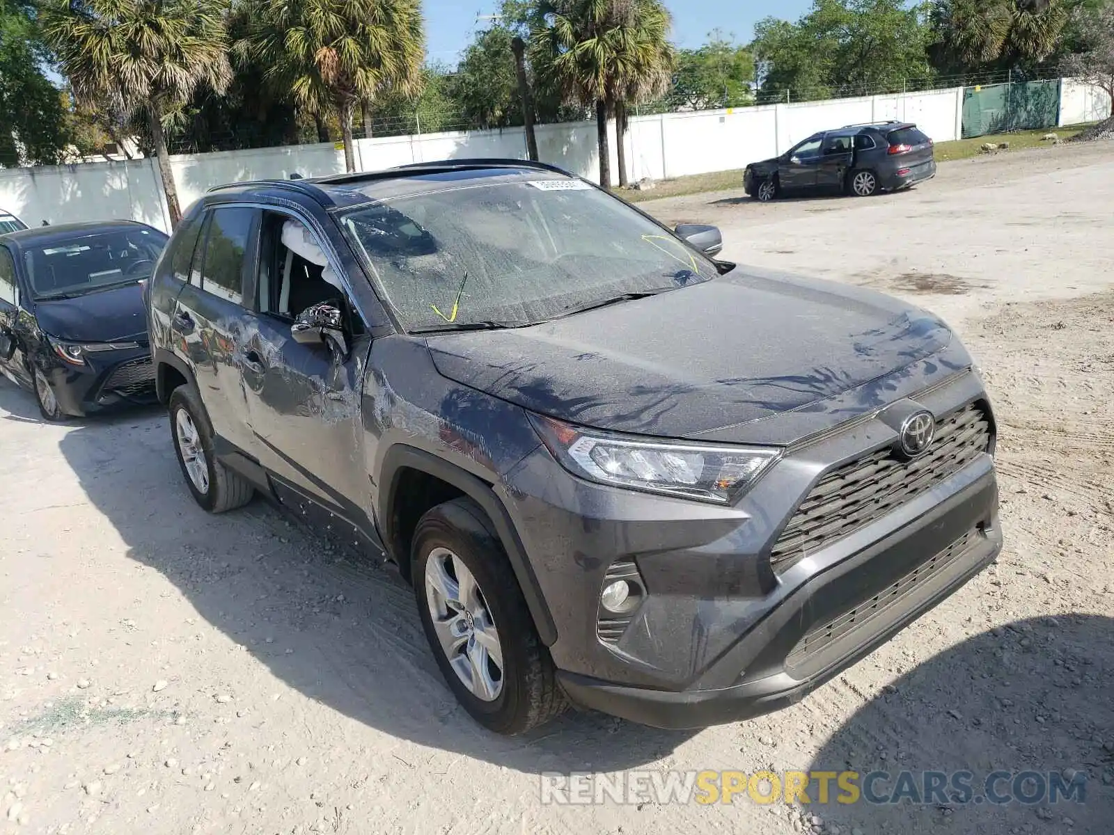 1 Photograph of a damaged car 2T3W1RFV3LW092753 TOYOTA RAV4 2020