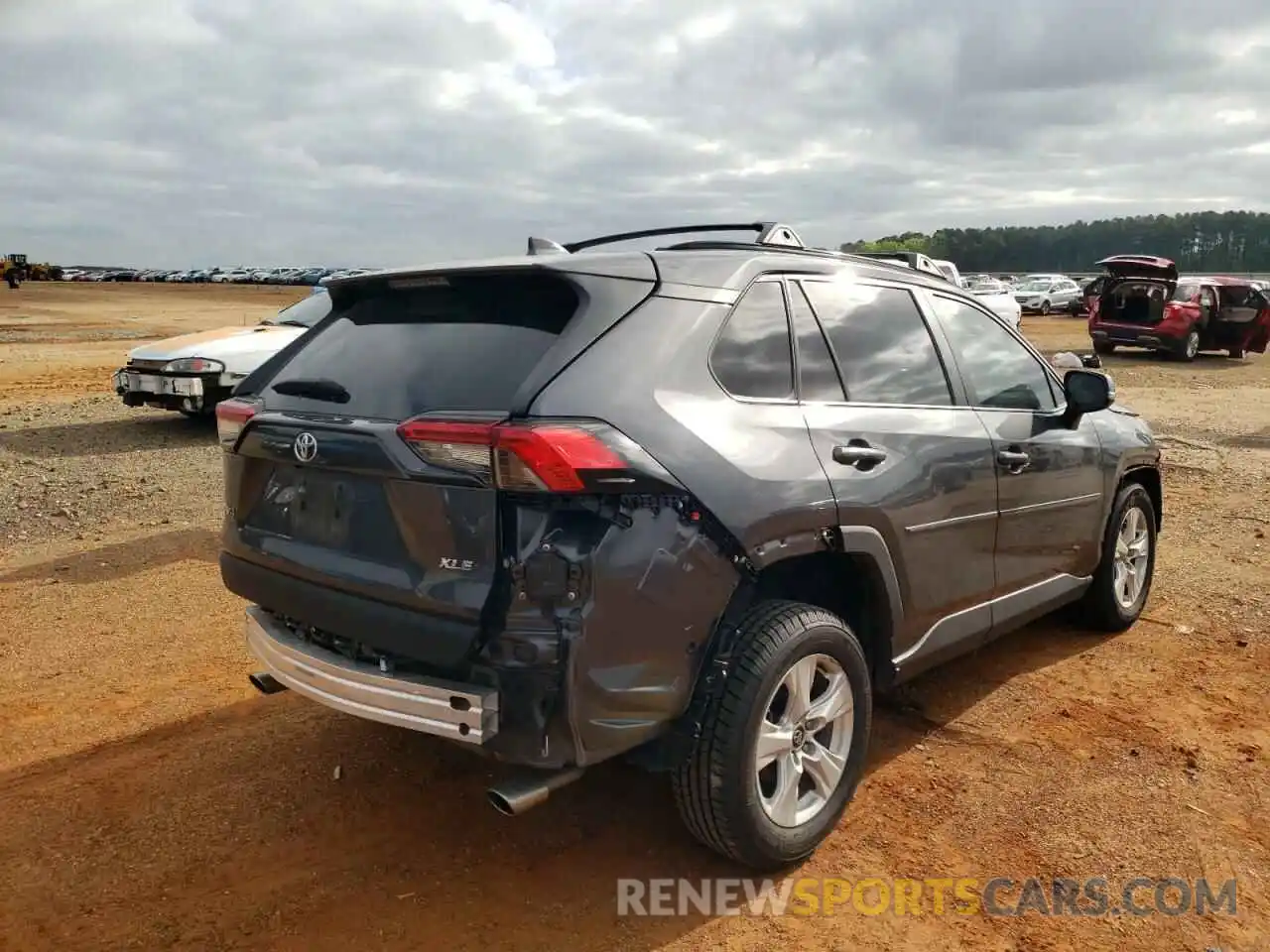 4 Photograph of a damaged car 2T3W1RFV4LC040341 TOYOTA RAV4 2020