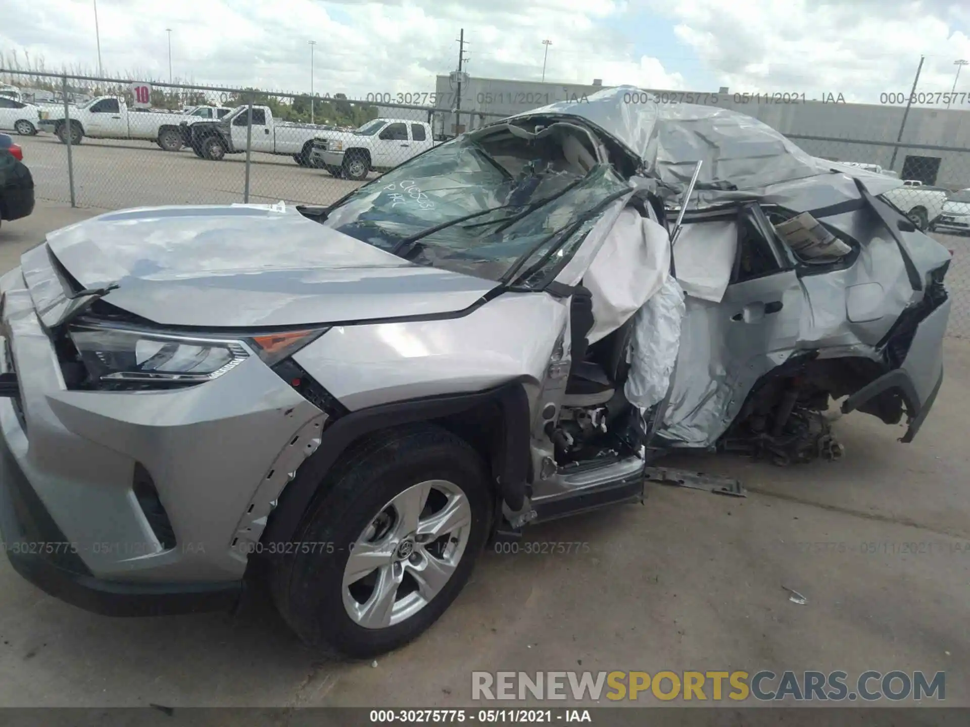 6 Photograph of a damaged car 2T3W1RFV4LC044437 TOYOTA RAV4 2020