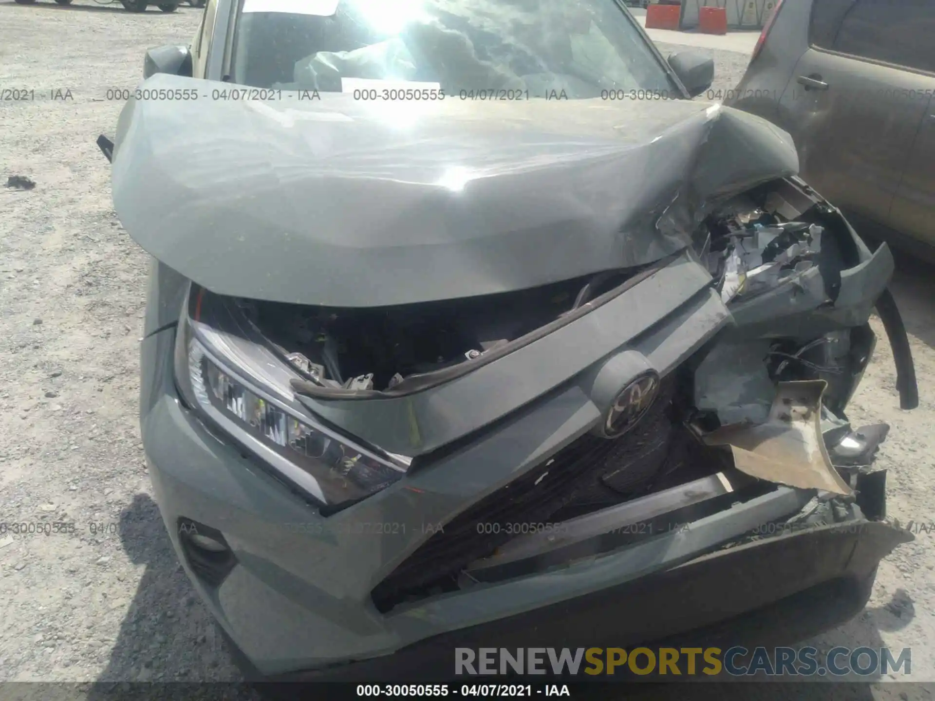 6 Photograph of a damaged car 2T3W1RFV4LC045054 TOYOTA RAV4 2020