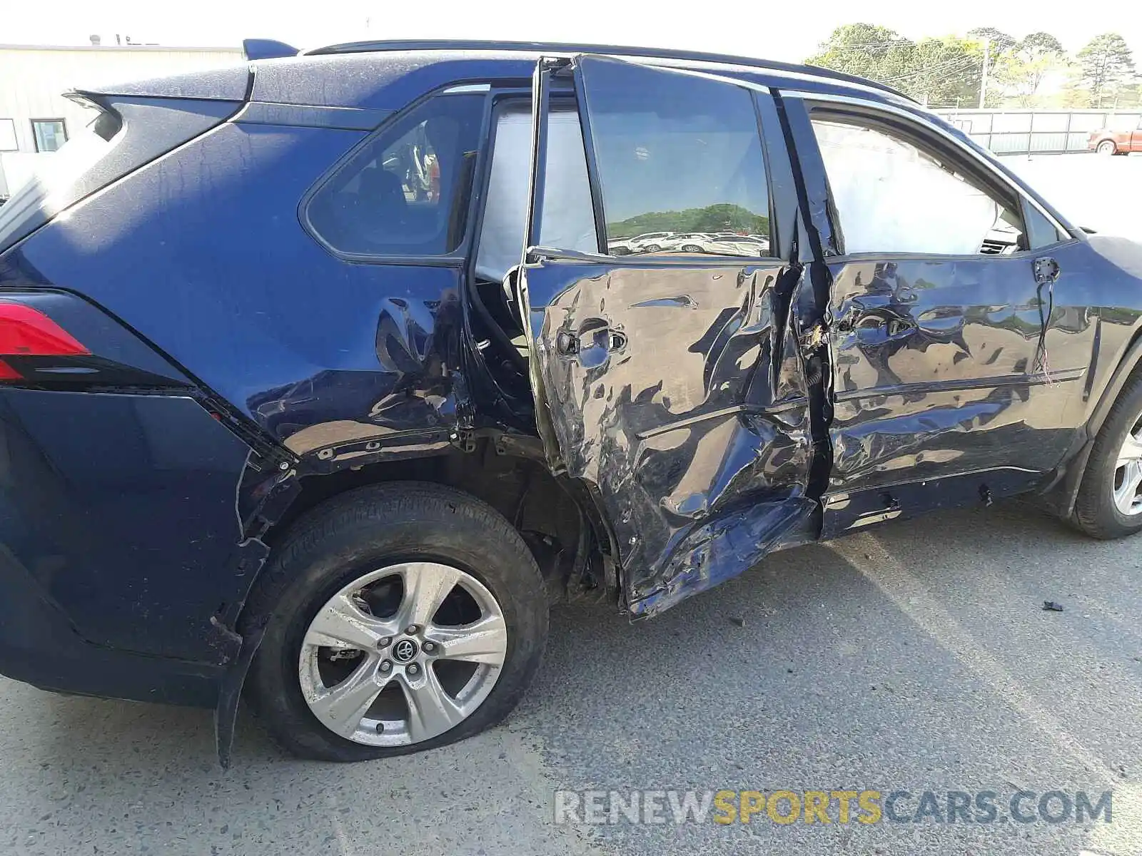 9 Photograph of a damaged car 2T3W1RFV4LC047080 TOYOTA RAV4 2020