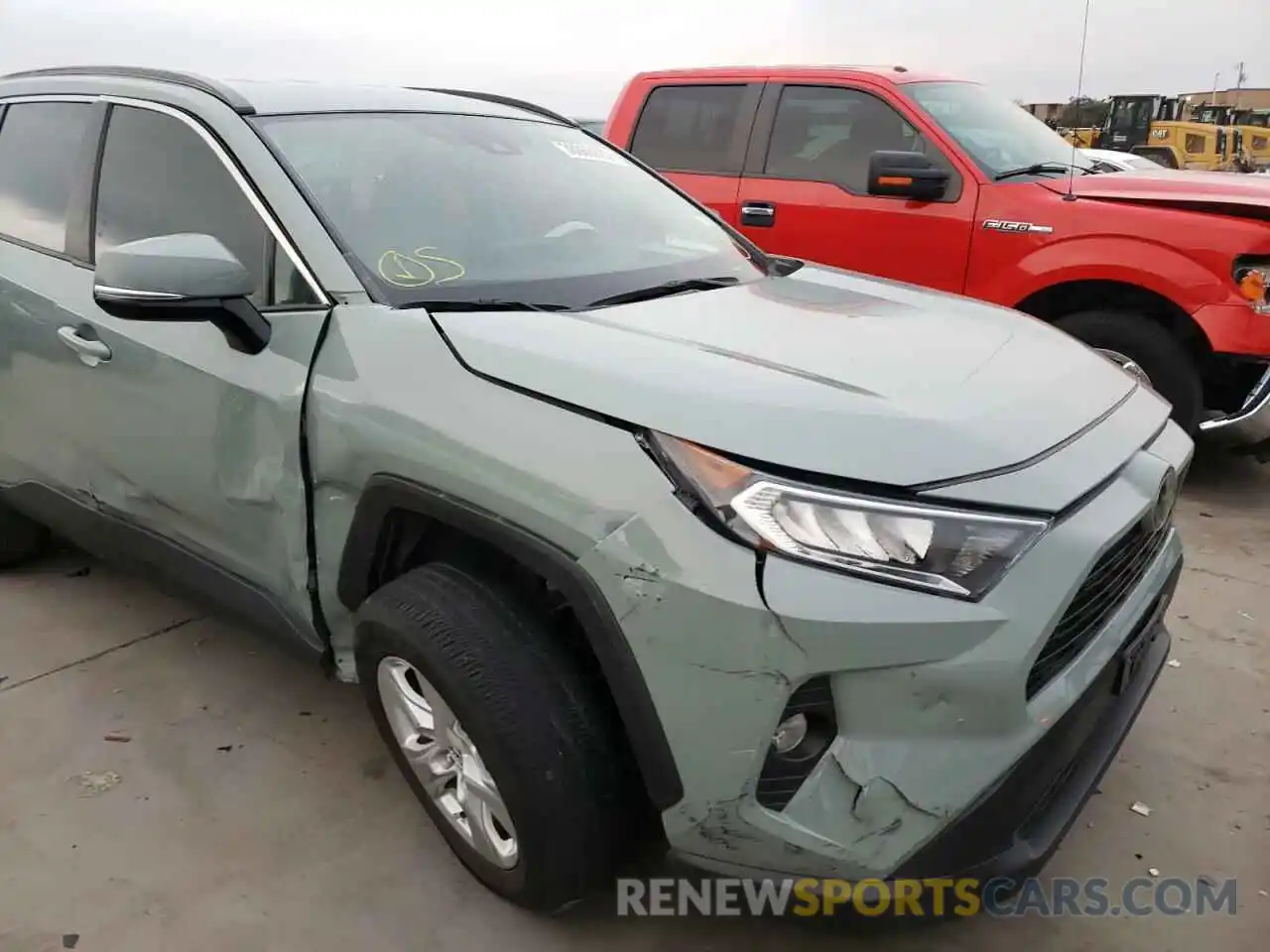 9 Photograph of a damaged car 2T3W1RFV4LC051291 TOYOTA RAV4 2020