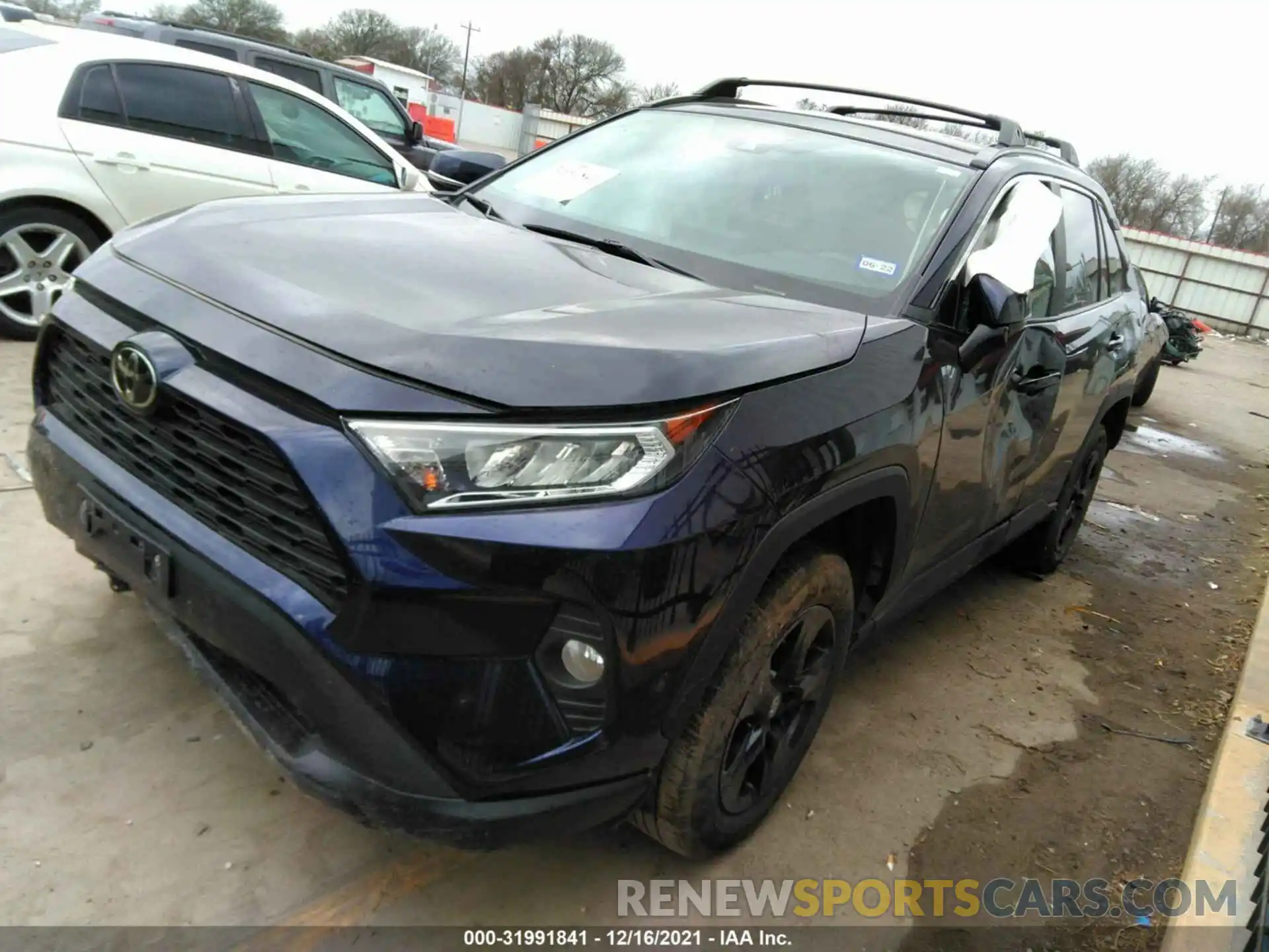 2 Photograph of a damaged car 2T3W1RFV4LC051663 TOYOTA RAV4 2020