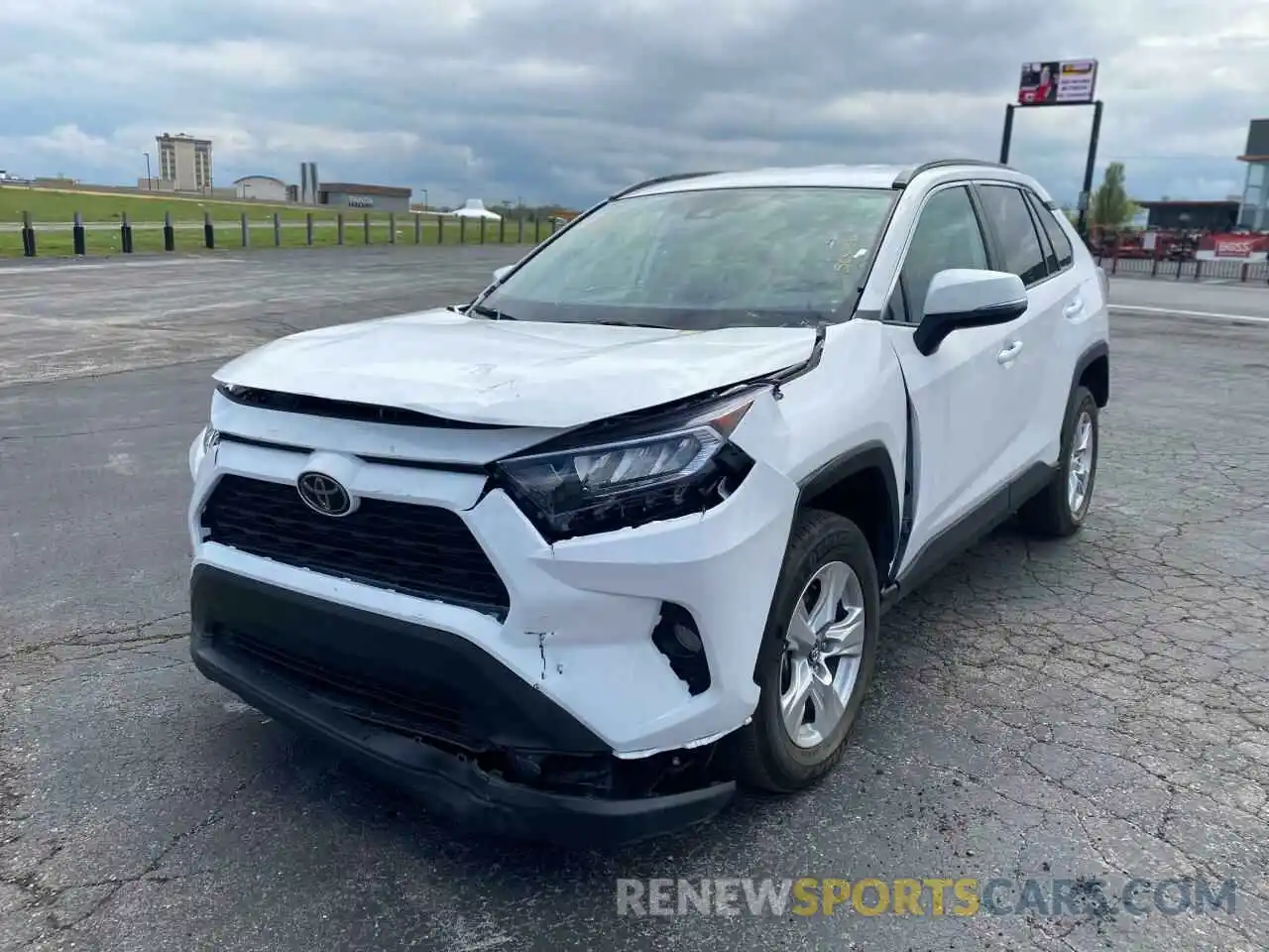 2 Photograph of a damaged car 2T3W1RFV4LC052652 TOYOTA RAV4 2020