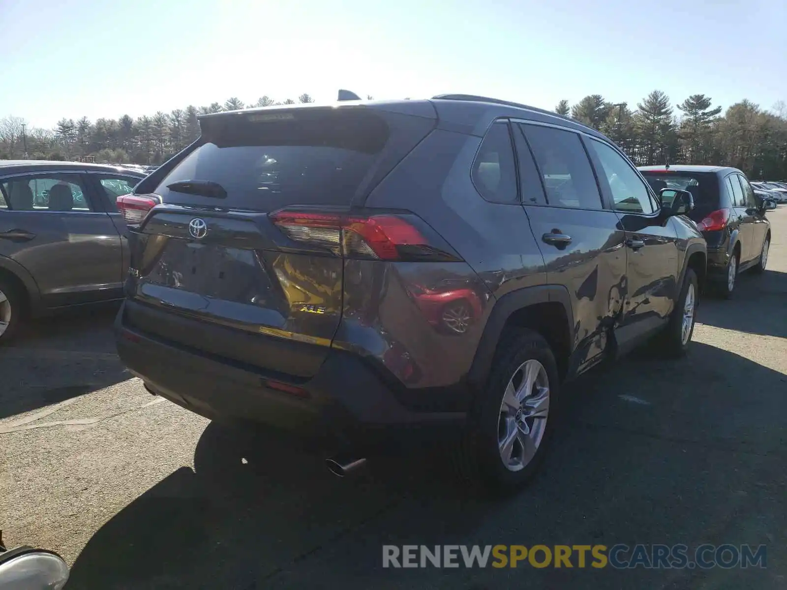 4 Photograph of a damaged car 2T3W1RFV4LC052750 TOYOTA RAV4 2020