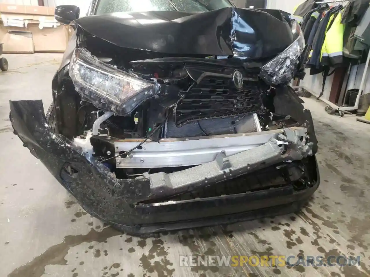 7 Photograph of a damaged car 2T3W1RFV4LC053185 TOYOTA RAV4 2020