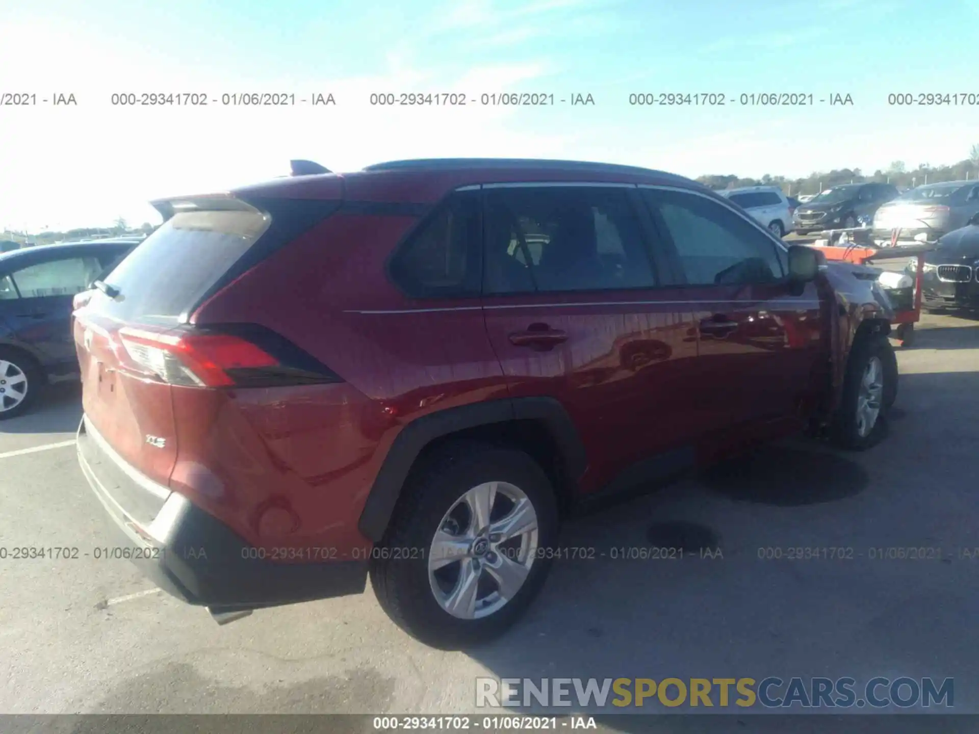 4 Photograph of a damaged car 2T3W1RFV4LC053767 TOYOTA RAV4 2020