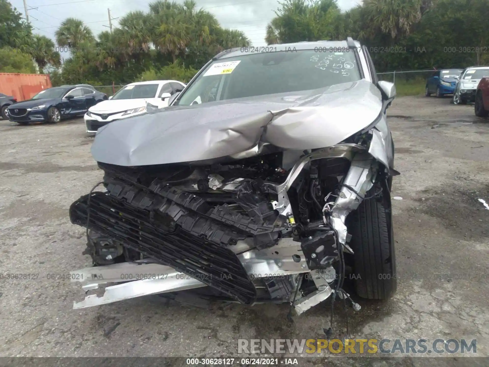 6 Photograph of a damaged car 2T3W1RFV4LC054627 TOYOTA RAV4 2020