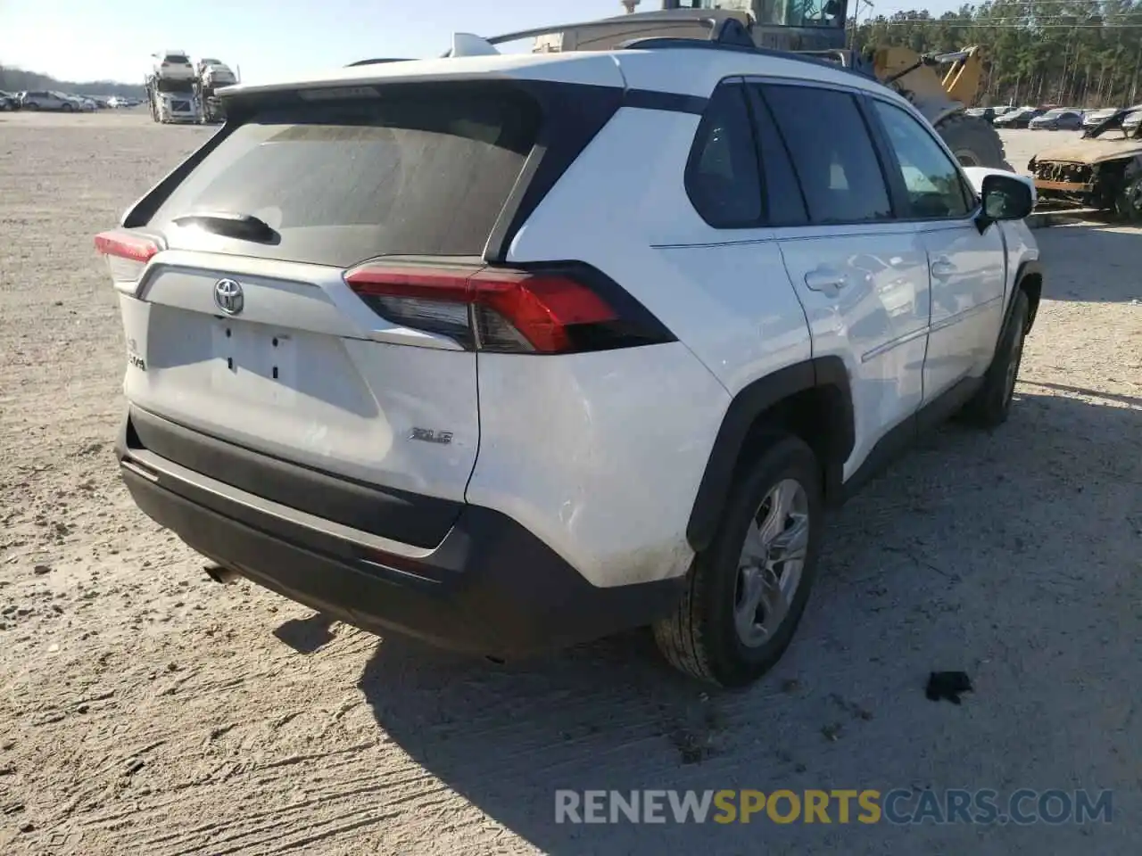 4 Photograph of a damaged car 2T3W1RFV4LC055051 TOYOTA RAV4 2020