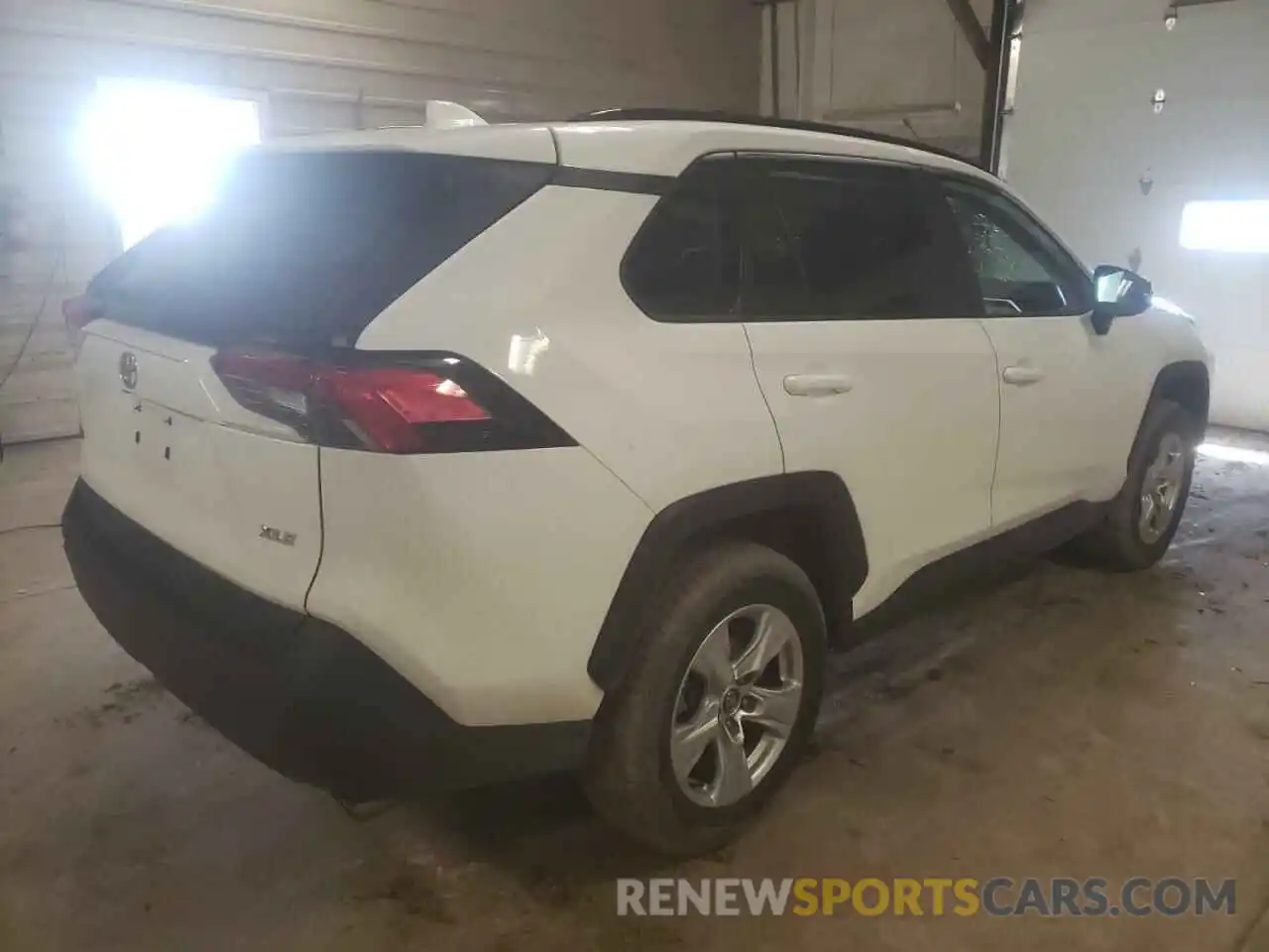 4 Photograph of a damaged car 2T3W1RFV4LC057110 TOYOTA RAV4 2020