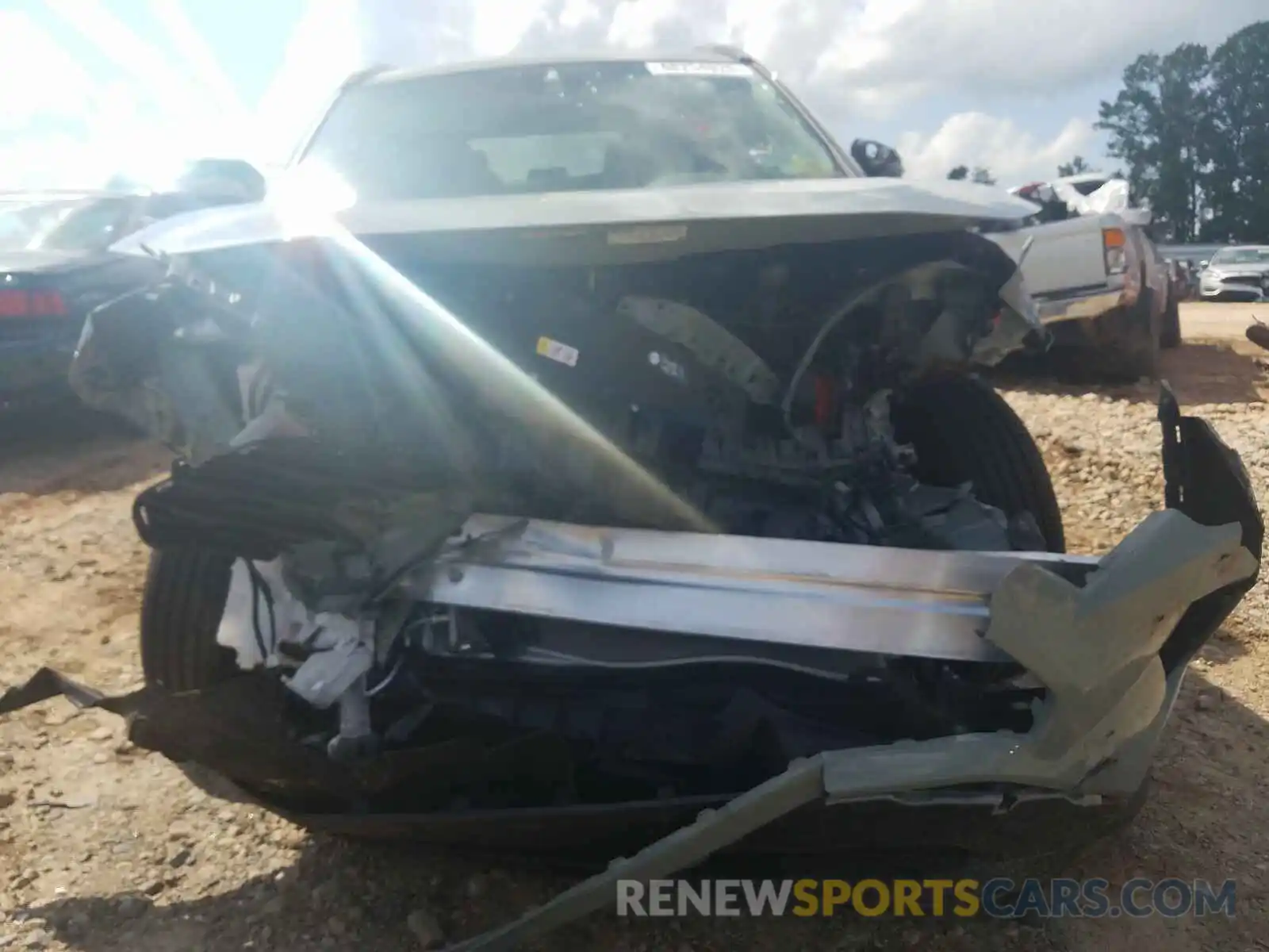 9 Photograph of a damaged car 2T3W1RFV4LC059956 TOYOTA RAV4 2020