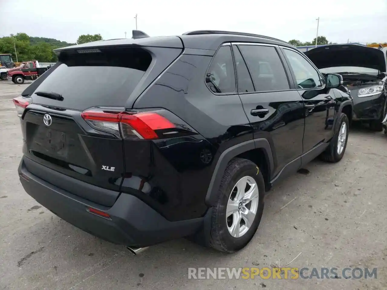 4 Photograph of a damaged car 2T3W1RFV4LC073839 TOYOTA RAV4 2020