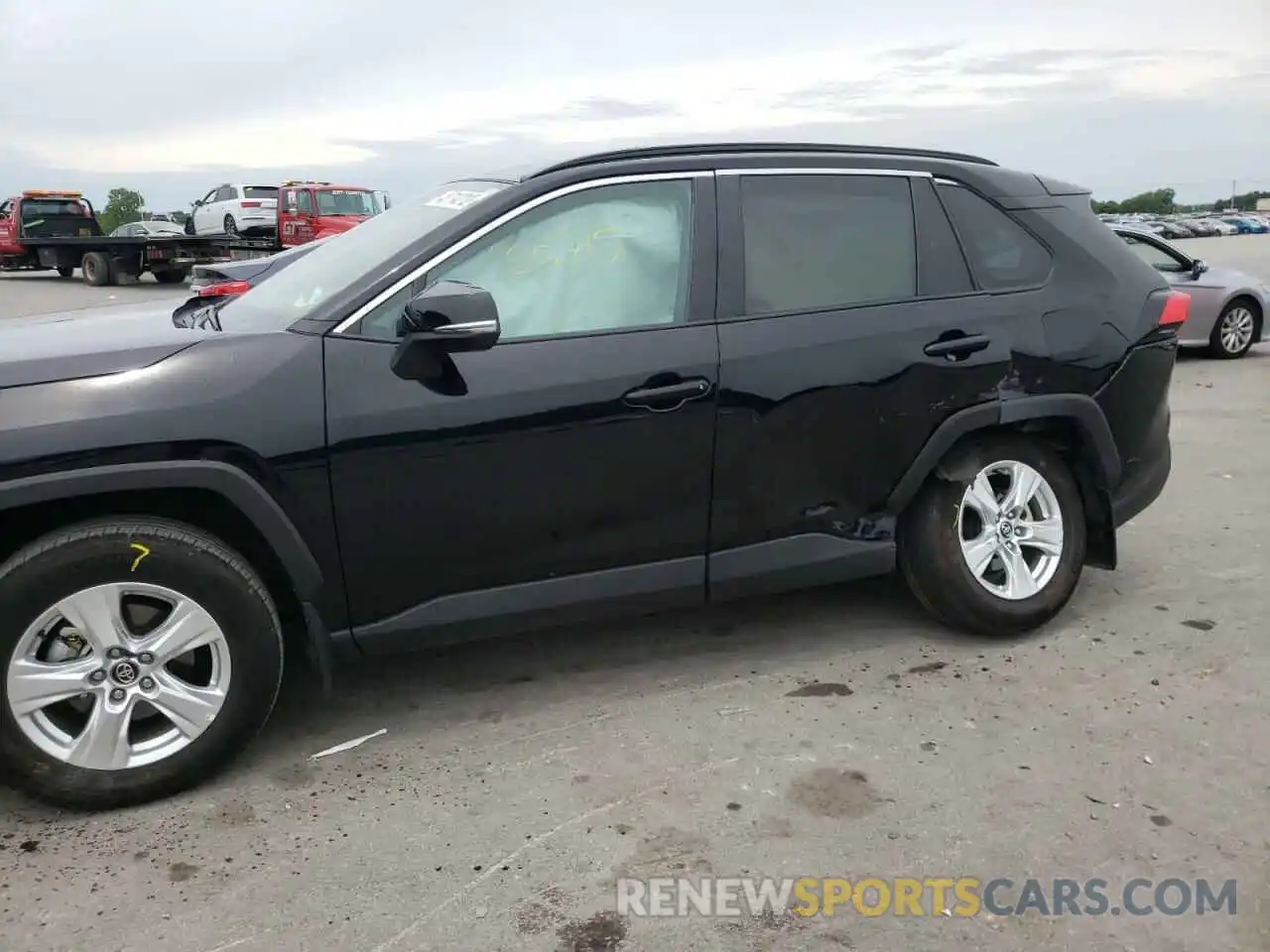 9 Photograph of a damaged car 2T3W1RFV4LC073839 TOYOTA RAV4 2020