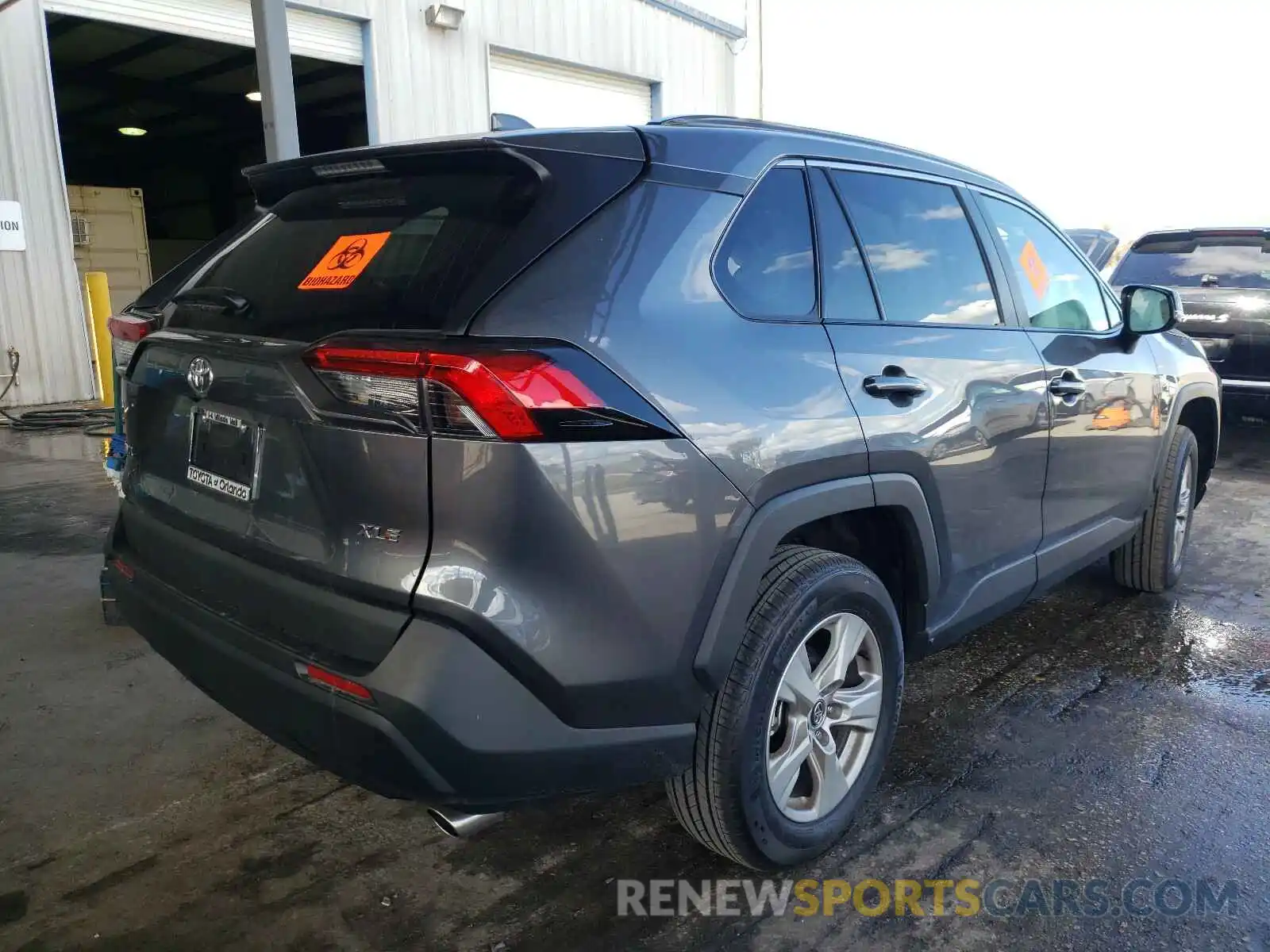 4 Photograph of a damaged car 2T3W1RFV4LC078278 TOYOTA RAV4 2020