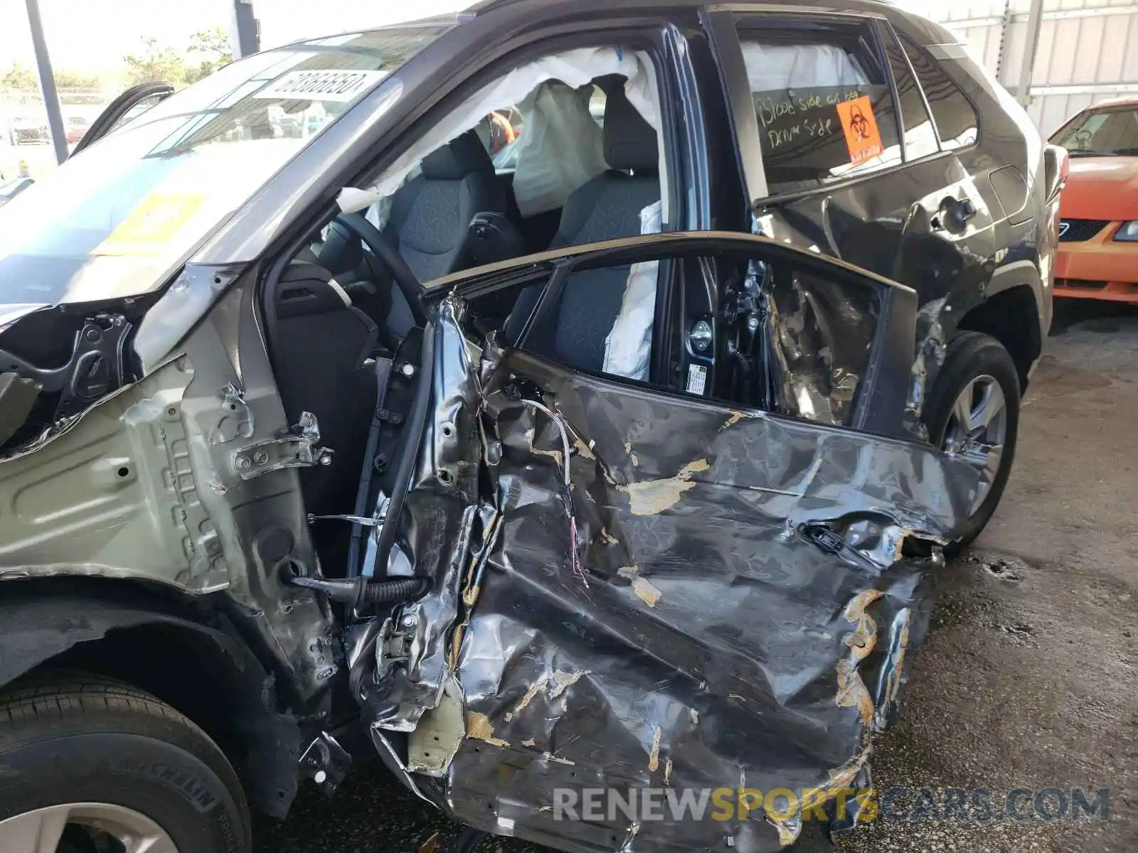 9 Photograph of a damaged car 2T3W1RFV4LC078278 TOYOTA RAV4 2020