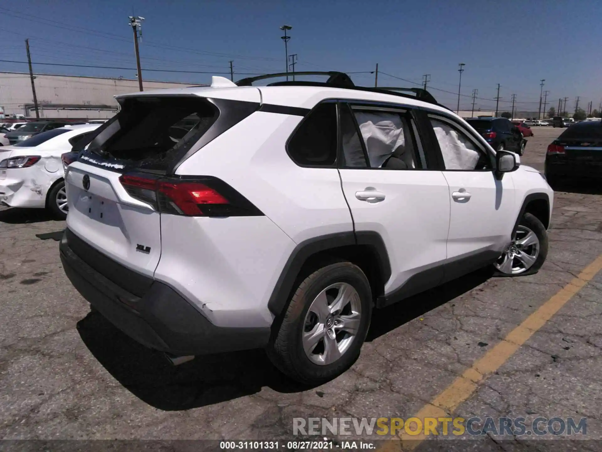 4 Photograph of a damaged car 2T3W1RFV4LC083111 TOYOTA RAV4 2020