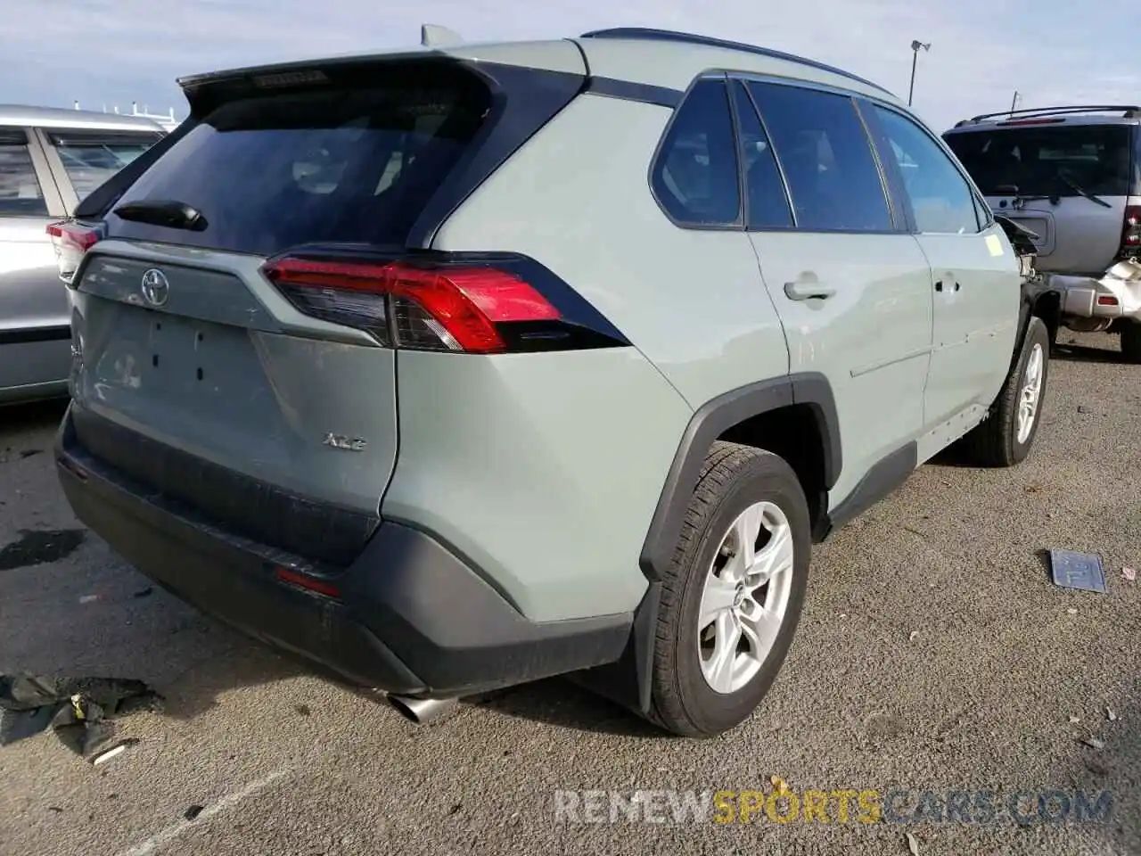 4 Photograph of a damaged car 2T3W1RFV4LW067084 TOYOTA RAV4 2020