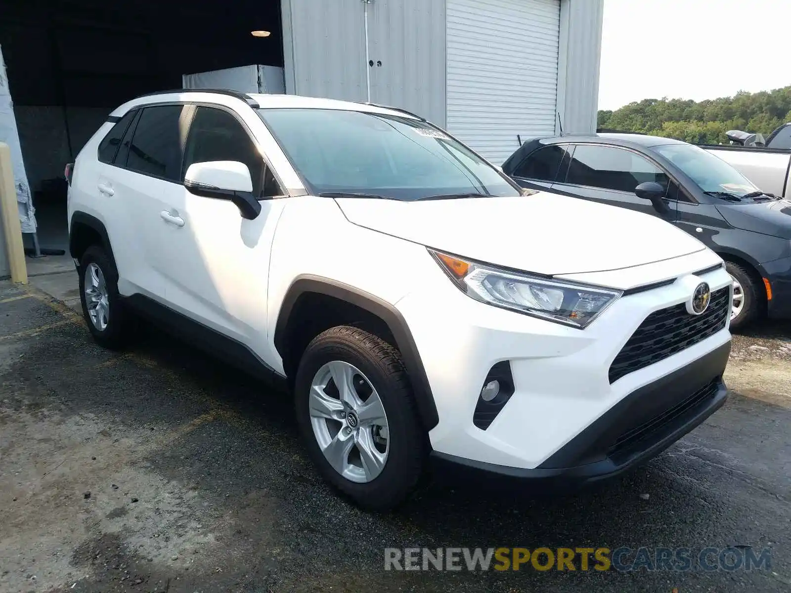 1 Photograph of a damaged car 2T3W1RFV4LW069384 TOYOTA RAV4 2020