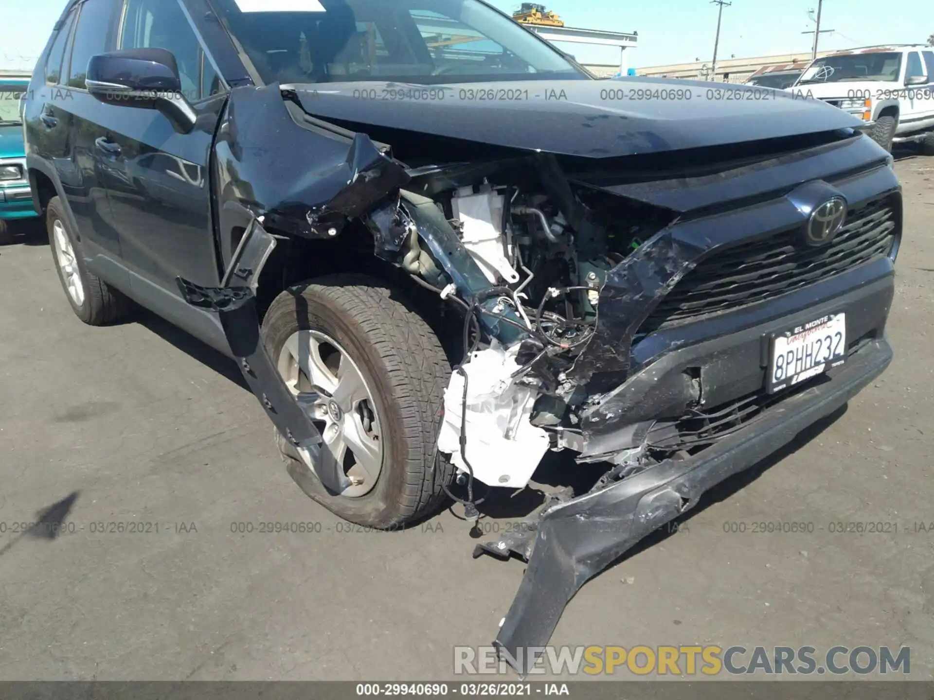 6 Photograph of a damaged car 2T3W1RFV4LW072205 TOYOTA RAV4 2020