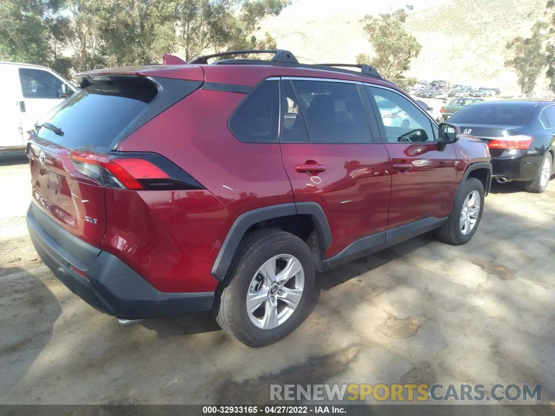 4 Photograph of a damaged car 2T3W1RFV4LW075931 TOYOTA RAV4 2020