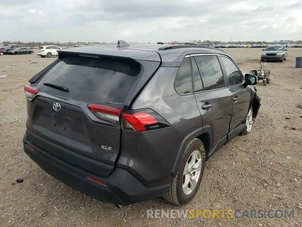 4 Photograph of a damaged car 2T3W1RFV4LW076237 TOYOTA RAV4 2020