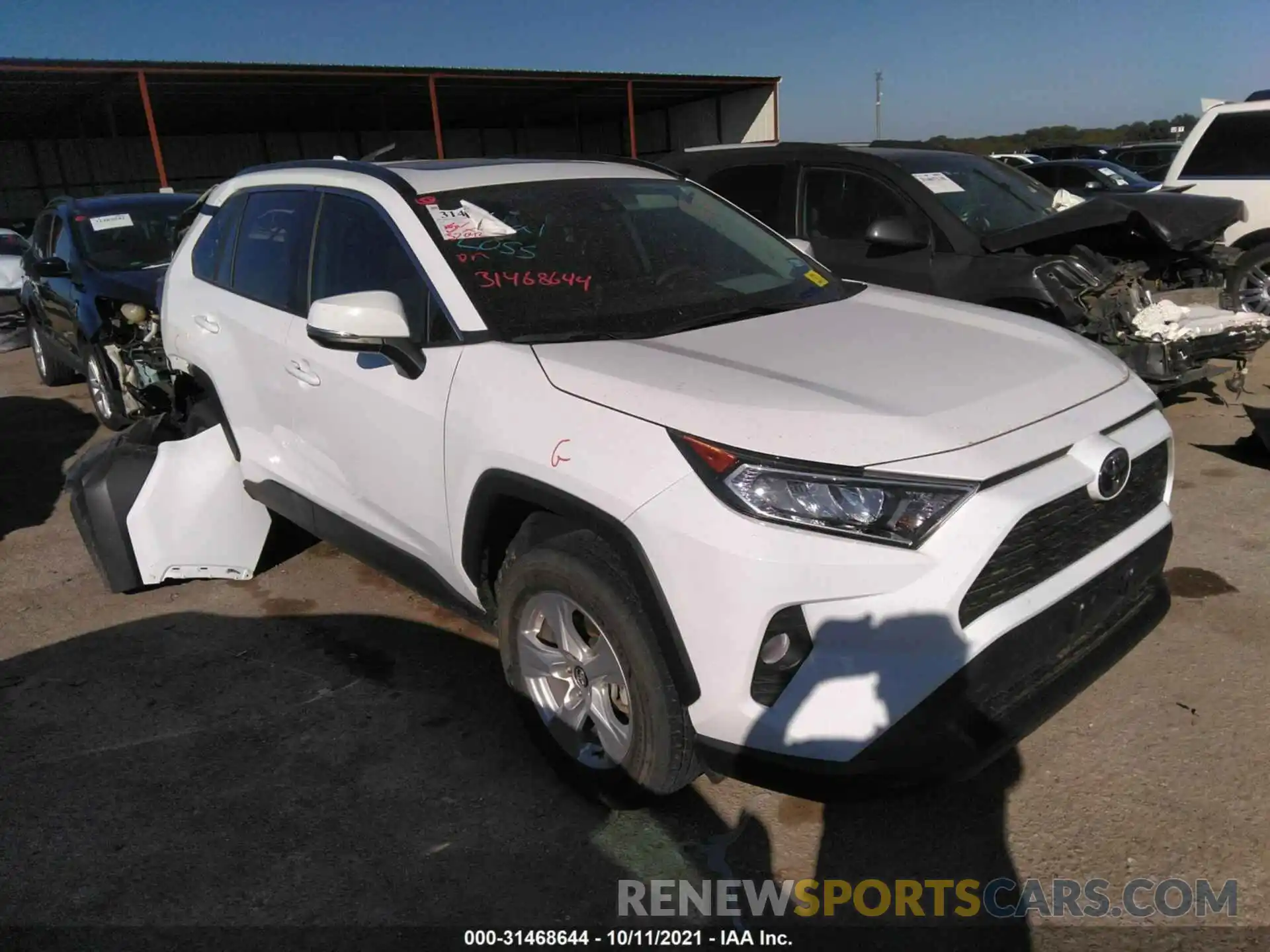 1 Photograph of a damaged car 2T3W1RFV4LW076450 TOYOTA RAV4 2020