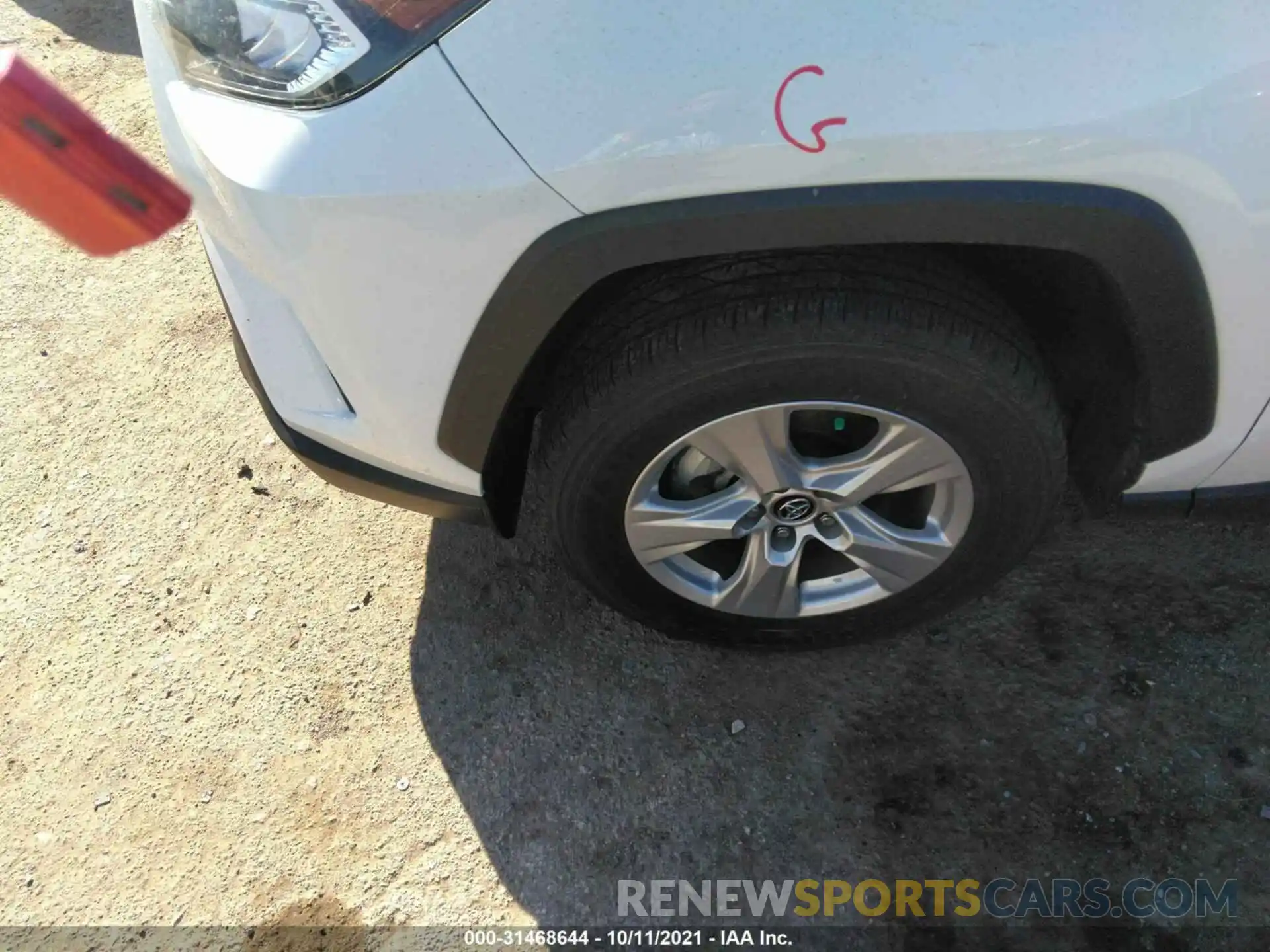 12 Photograph of a damaged car 2T3W1RFV4LW076450 TOYOTA RAV4 2020