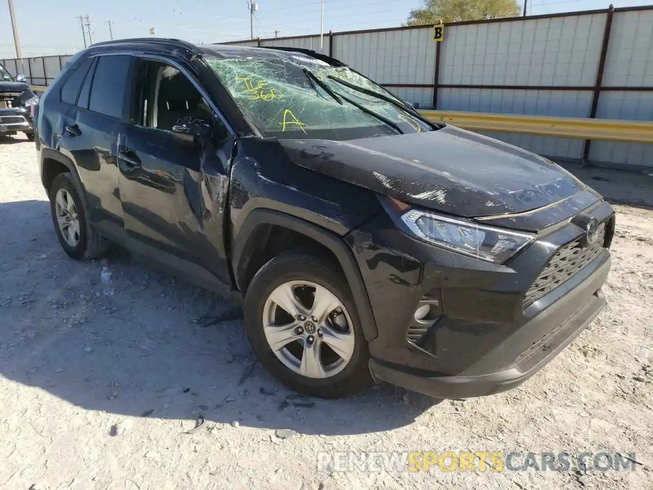 1 Фотография поврежденного автомобиля 2T3W1RFV4LW077078 TOYOTA RAV4 2020