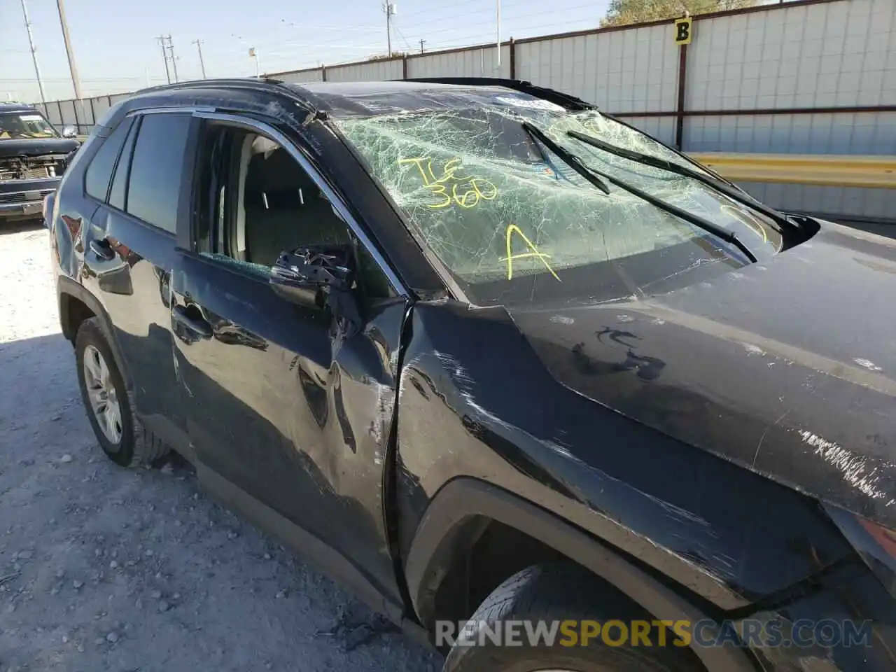 9 Photograph of a damaged car 2T3W1RFV4LW077078 TOYOTA RAV4 2020