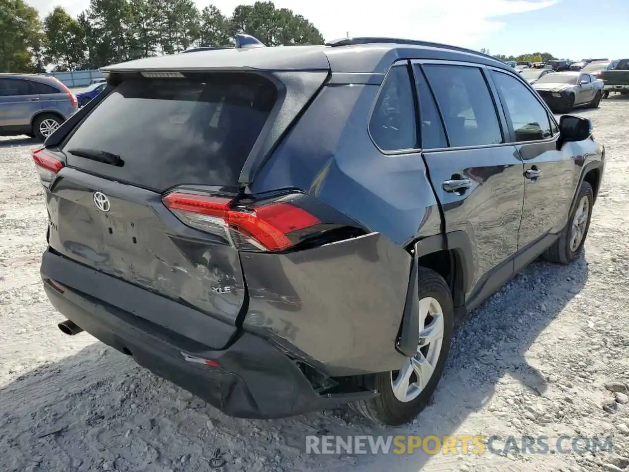 4 Photograph of a damaged car 2T3W1RFV4LW077548 TOYOTA RAV4 2020