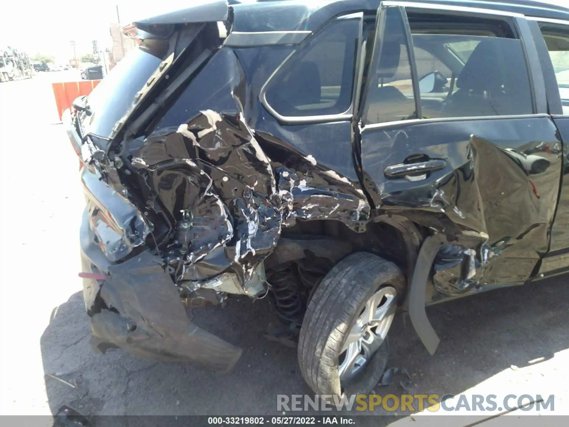 6 Photograph of a damaged car 2T3W1RFV4LW084371 TOYOTA RAV4 2020