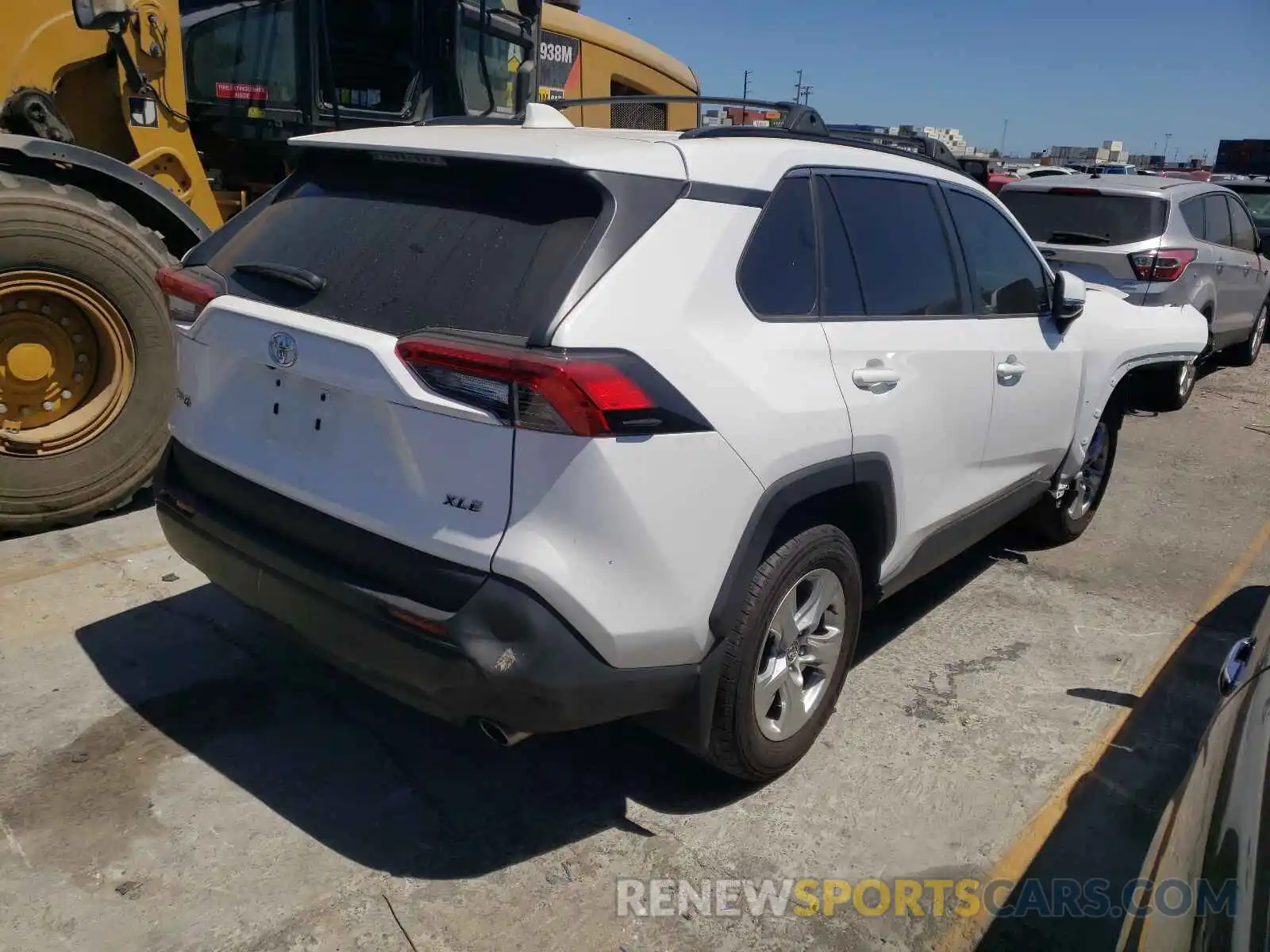 4 Photograph of a damaged car 2T3W1RFV4LW085634 TOYOTA RAV4 2020