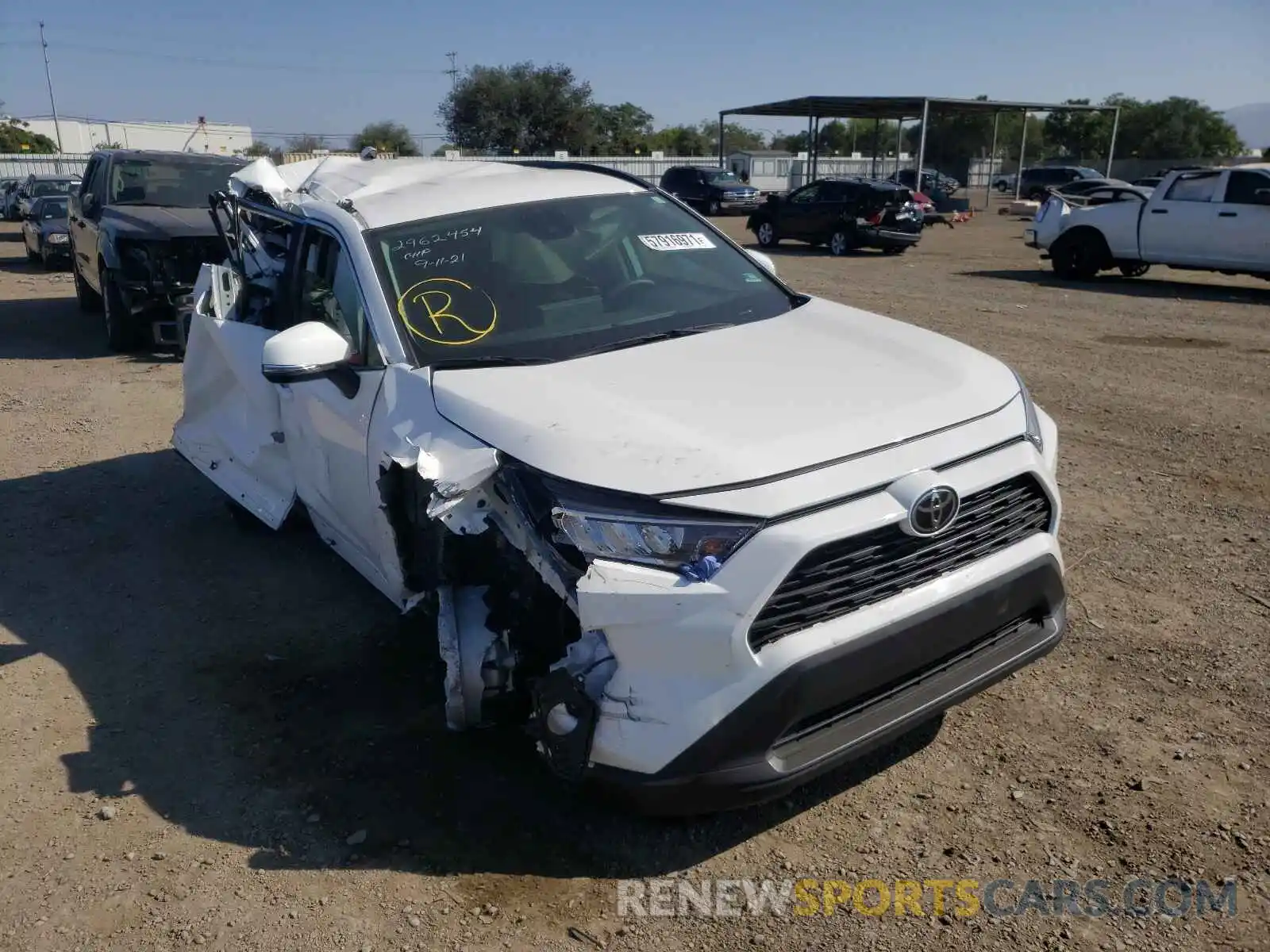 1 Photograph of a damaged car 2T3W1RFV4LW090378 TOYOTA RAV4 2020