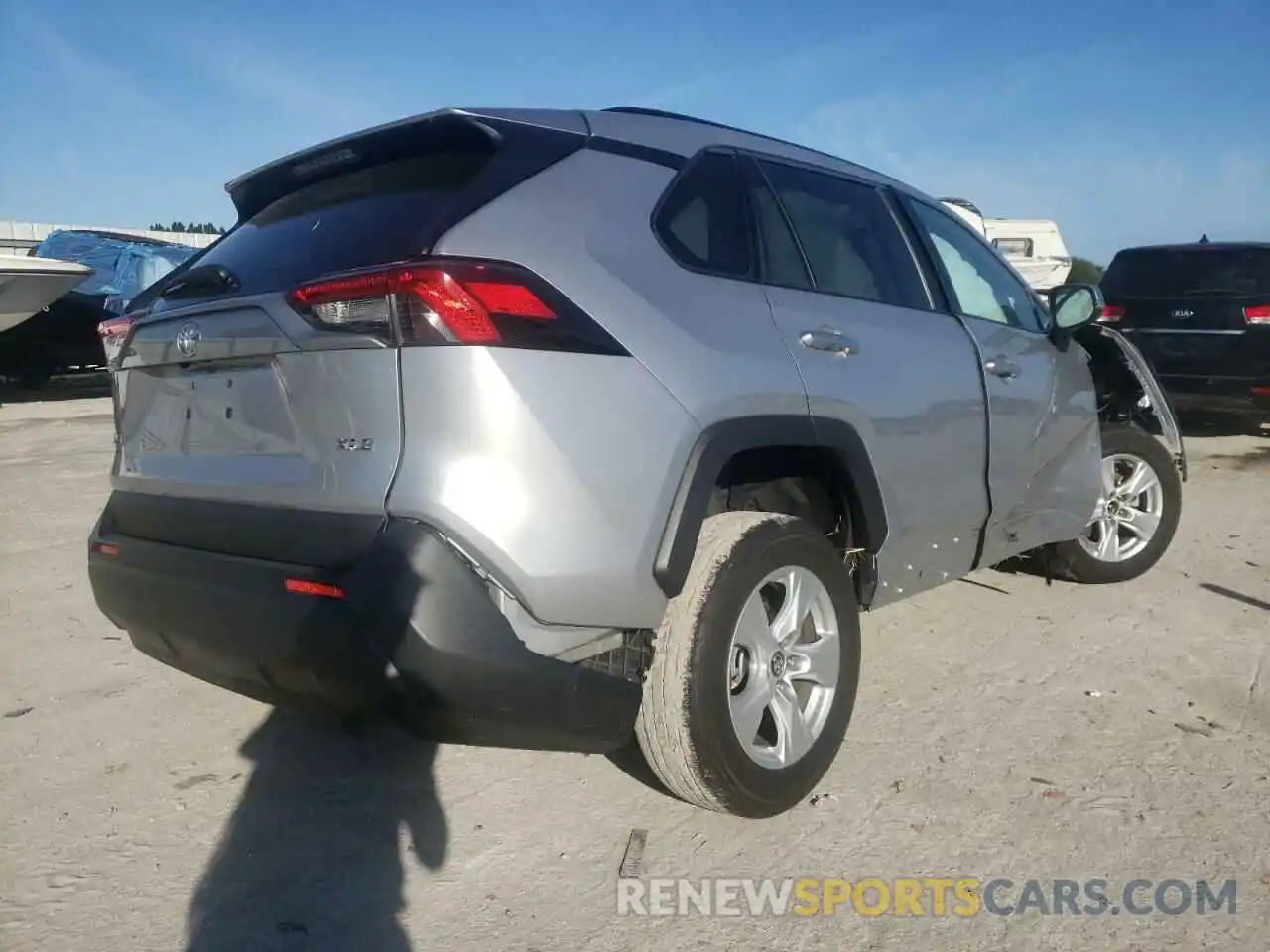 4 Photograph of a damaged car 2T3W1RFV4LW092941 TOYOTA RAV4 2020