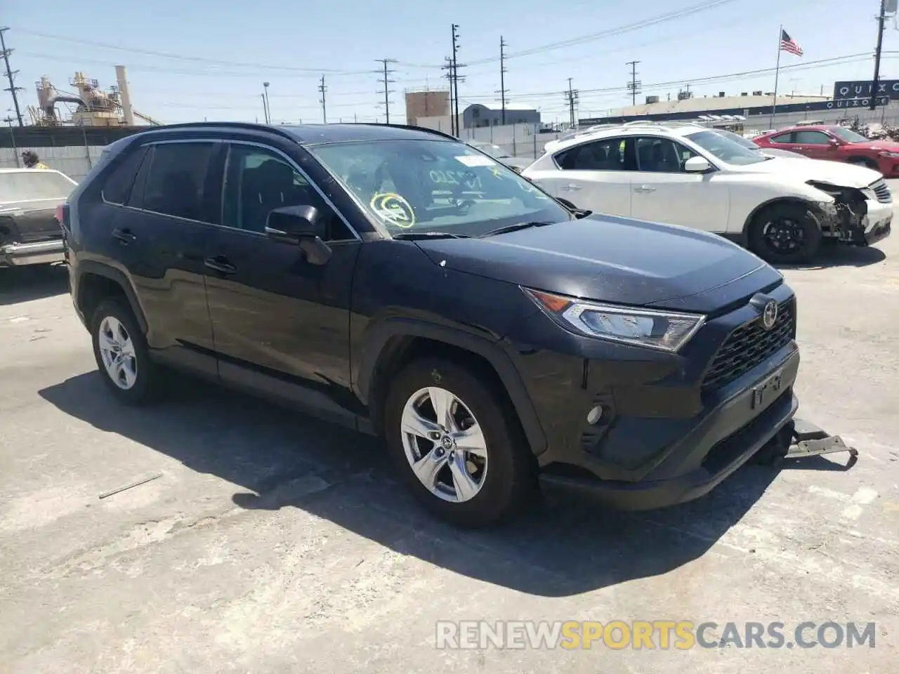 1 Photograph of a damaged car 2T3W1RFV5LC036802 TOYOTA RAV4 2020