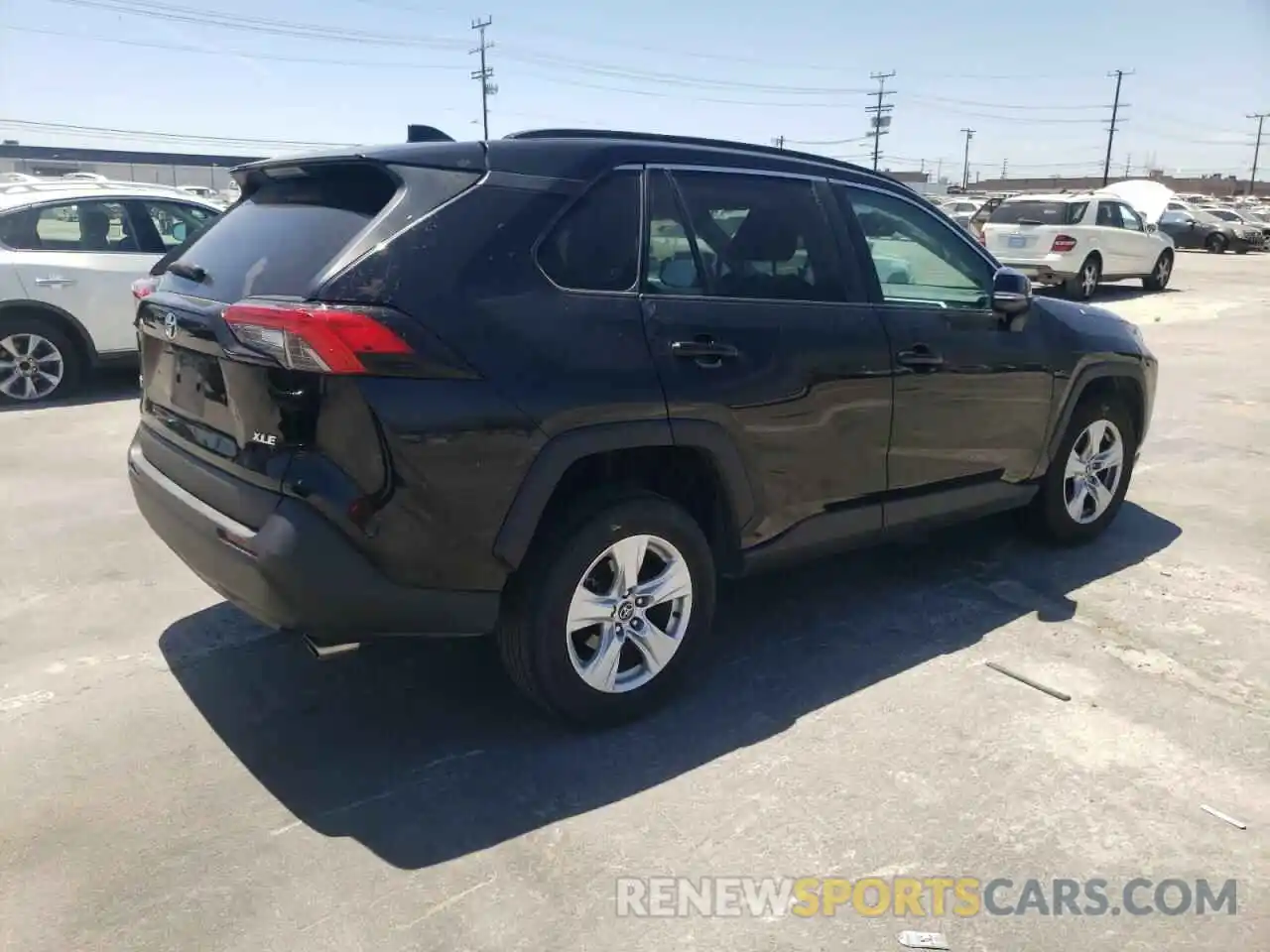 4 Photograph of a damaged car 2T3W1RFV5LC036802 TOYOTA RAV4 2020