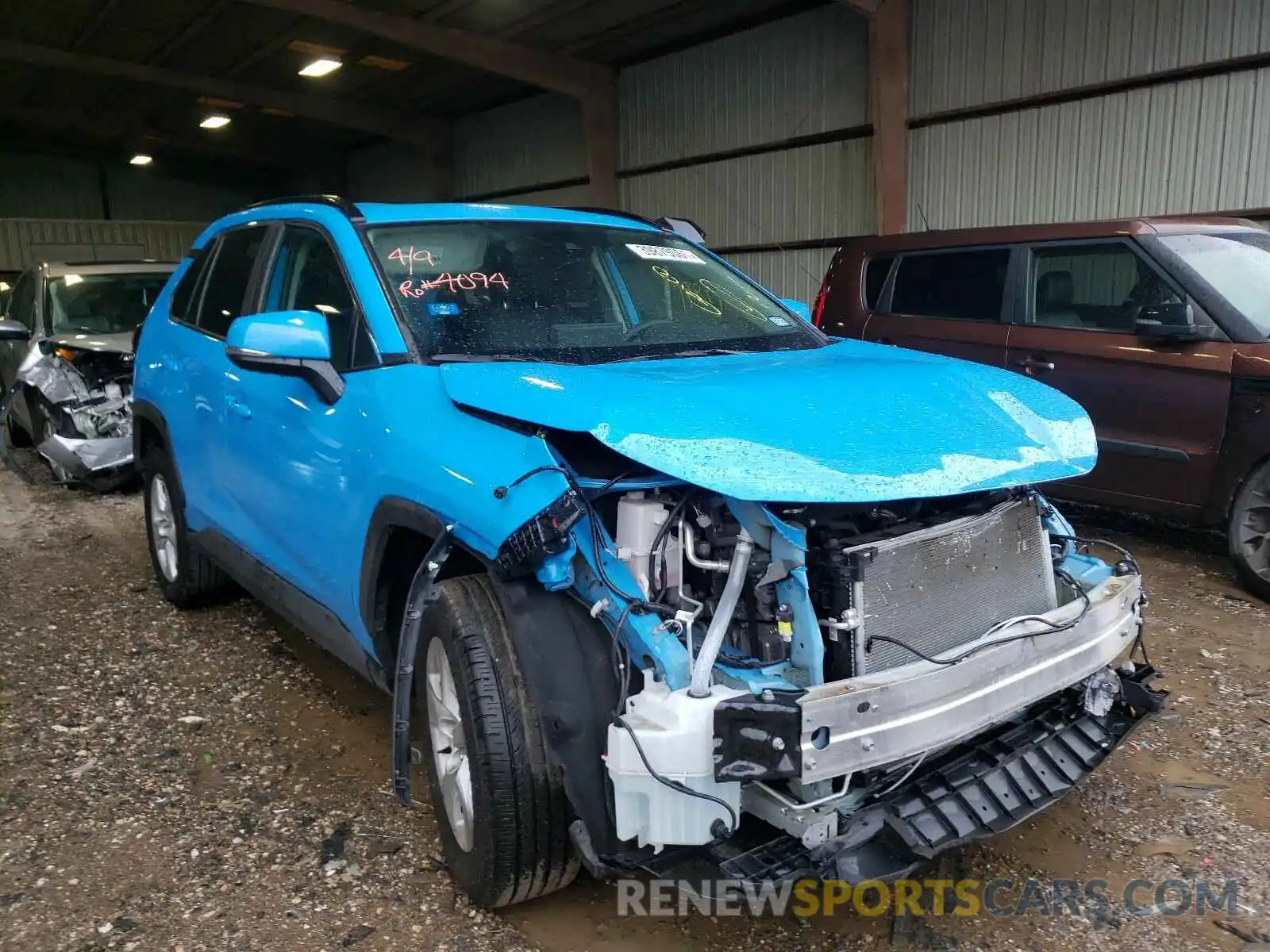 1 Photograph of a damaged car 2T3W1RFV5LC039280 TOYOTA RAV4 2020