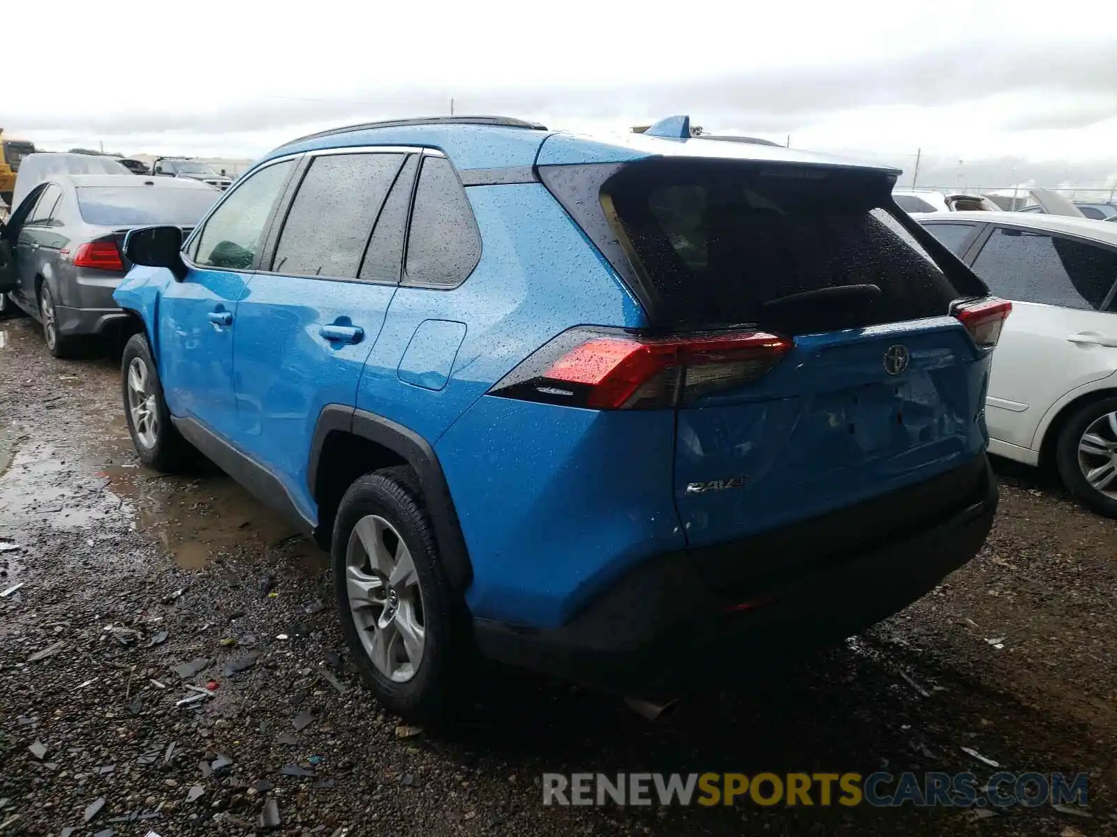 3 Photograph of a damaged car 2T3W1RFV5LC039280 TOYOTA RAV4 2020